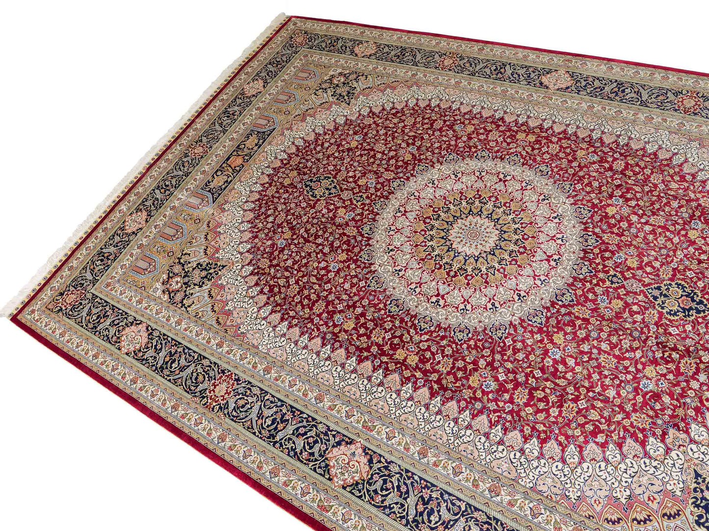 Sehr feiner, handgeknüpfter Khademi Orientteppich mit Ghom Design aus reiner Seide, rot, blau, creme. 305x206 cm. Vertrieb durch Jupiter Intl.