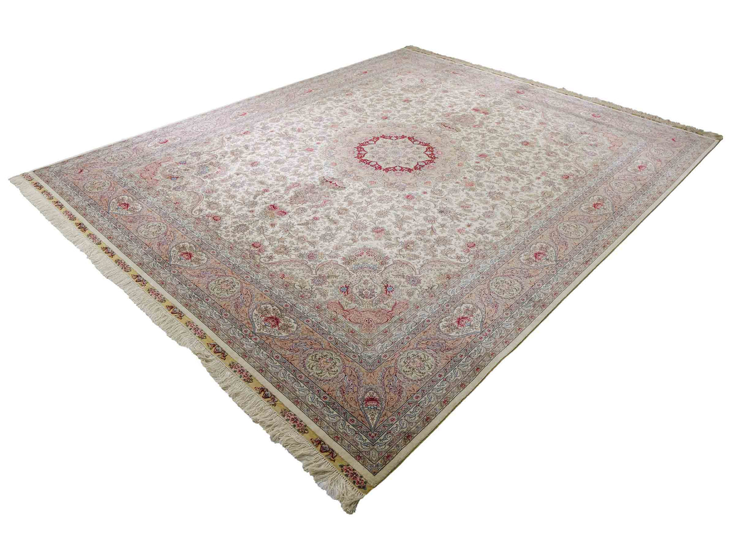Sehr feiner, handgeknüpfter Khademi Orientteppich mit Ghom Design aus reiner Seide, creme, weiß, rosa. 305x252 cm. Vertrieb durch Jupiter Intl.