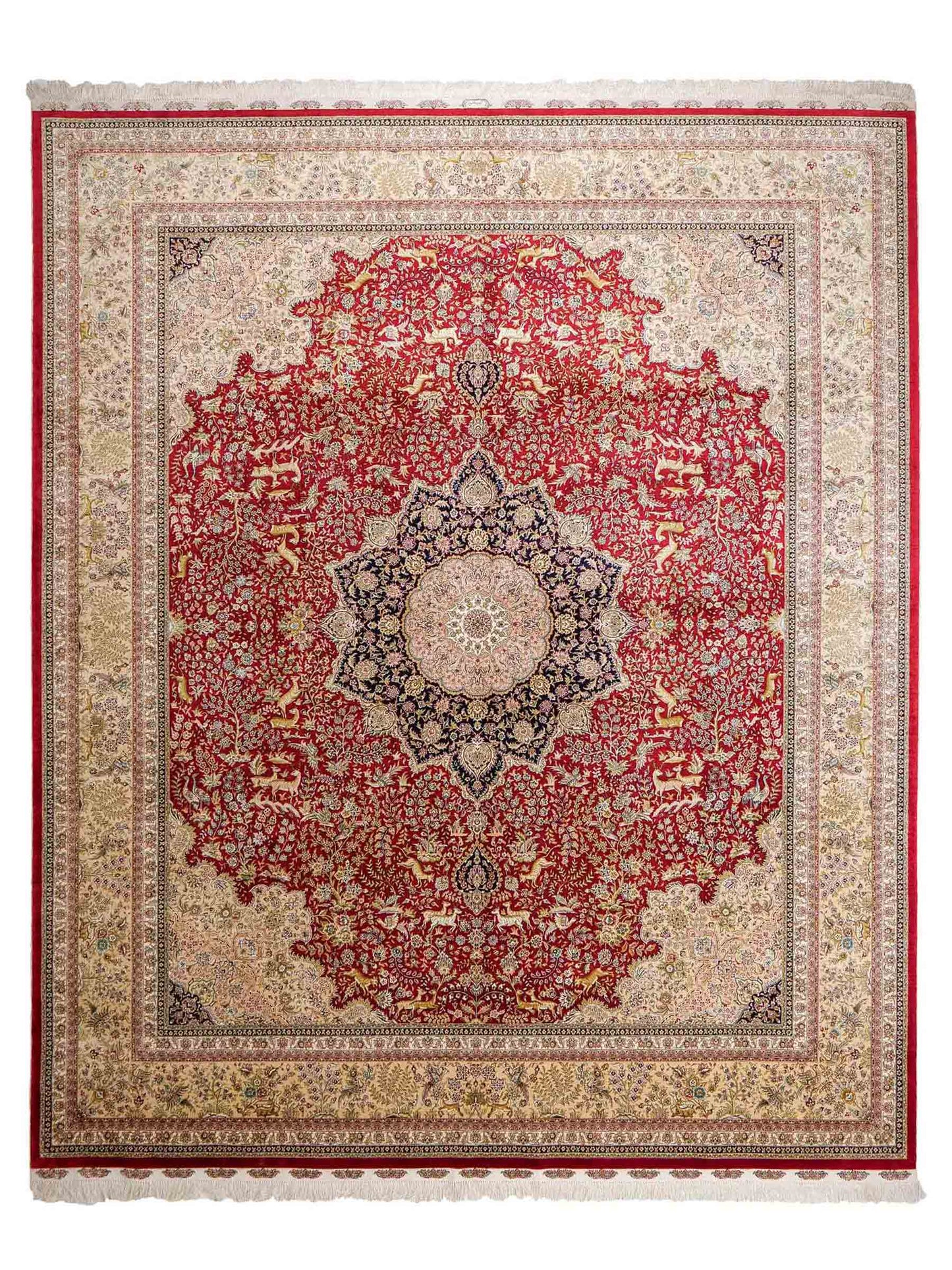 Sehr feiner, handgeknüpfter Khademi Orientteppich mit Ghom Design aus reiner Seide, rot, creme, blau. 308x252 cm. Vertrieb durch Jupiter Intl.