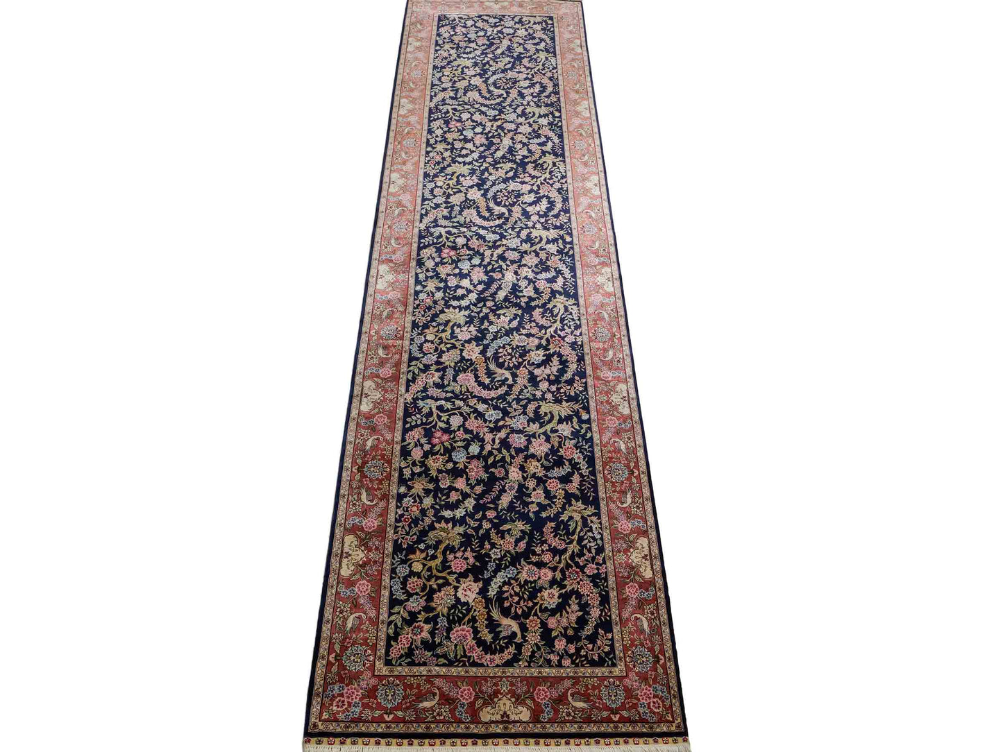 Sehr feiner, handgeknüpfter Khademi Ghom Orientteppich Läufer aus purer Seide, blau, rosa. 308x78 cm. Vertrieb durch Jupiter Intl.