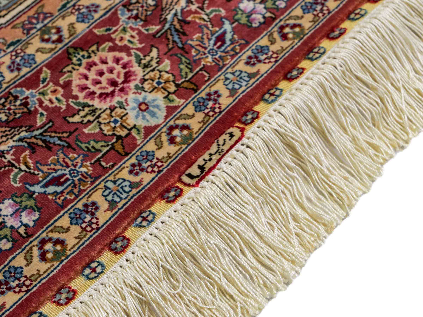 Sehr feiner, handgeknüpfter Khademi Läufer Orientteppich mit Ghom Design aus reiner Seide, multicolor. 363x78 cm. Vertrieb durch Jupiter Intl.