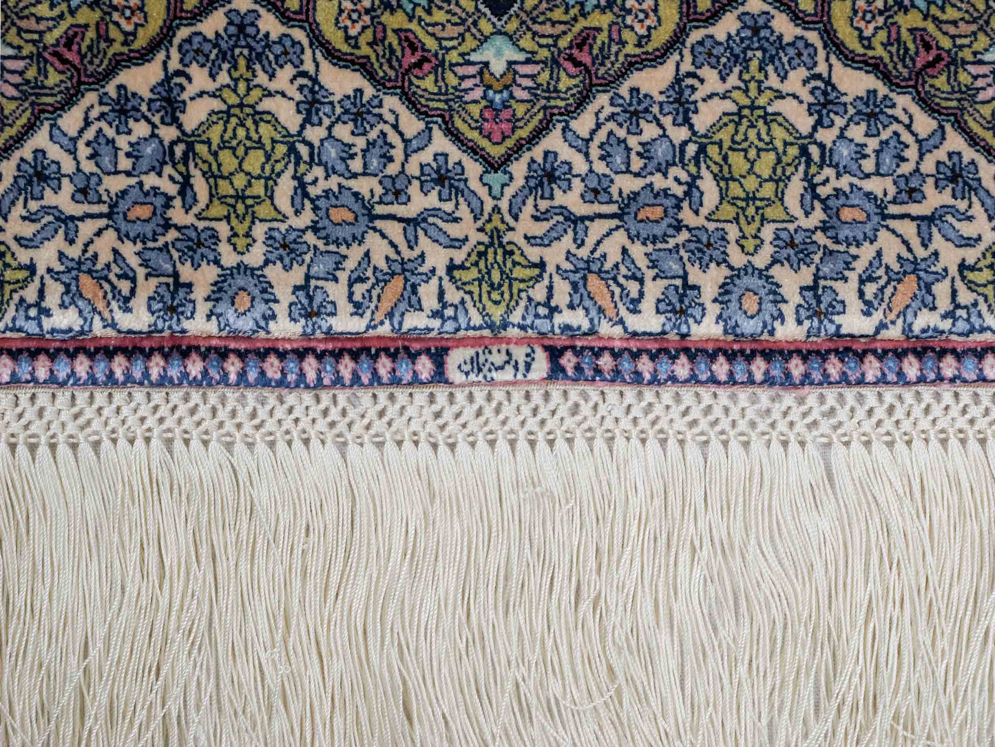 Extrem feiner, handgeknüpfter Khademi Ghom Orientteppich aus purer Seide, multicolor. 63x48 cm. Vertrieb durch Jupiter Intl.