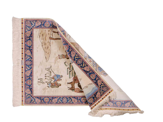 Sehr feiner, handgeknüpfter Khademi Orientteppich mit Ghom Design aus reiner Seide, creme, weiß, blau. 92x63 cm. Vertrieb durch Jupiter Intl.
