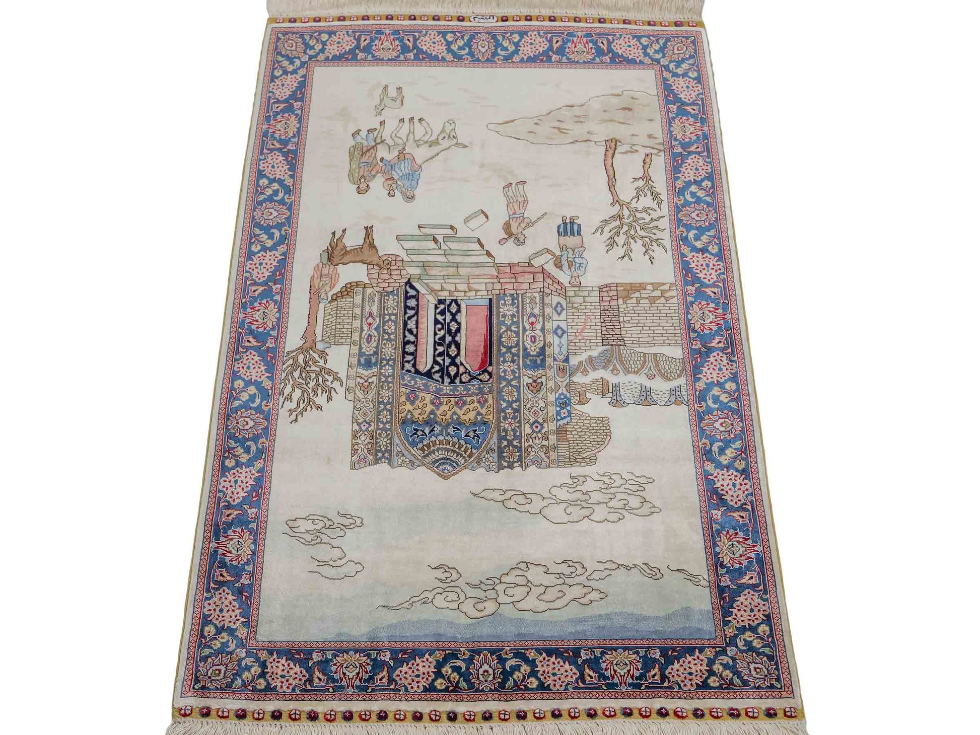 Sehr feiner, handgeknüpfter Khademi Orientteppich mit Ghom Design aus reiner Seide, creme, weiß, blau. 92x63 cm. Vertrieb durch Jupiter Intl.