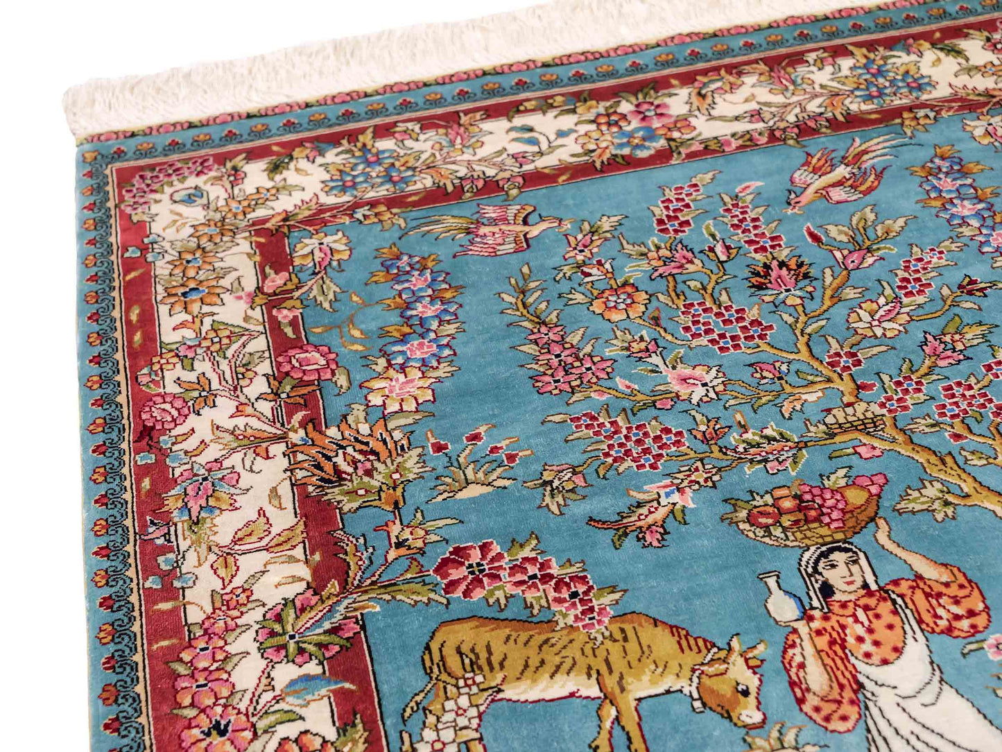 Sehr feiner, handgeknüpfter Khademi Orientteppich mit Ghom Design aus reiner Seide, blau, rot, creme, weiß. 93x63 cm. Vertrieb durch Jupiter Intl.