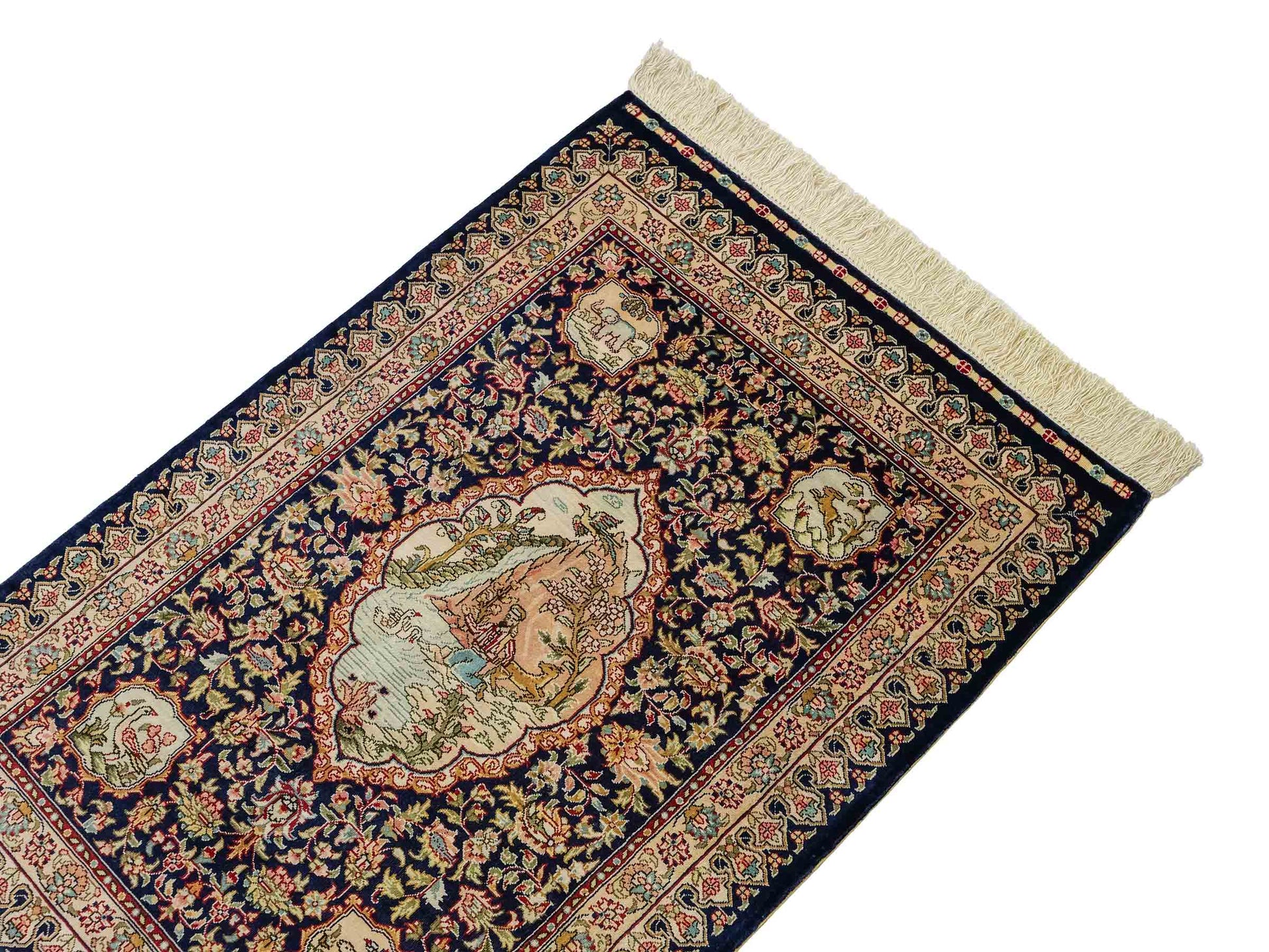 Sehr feiner, handgeknüpfter Khademi Orientteppich mit Ghom Design aus reiner Seide, blau. 93x63 cm. Vertrieb durch Jupiter Intl.