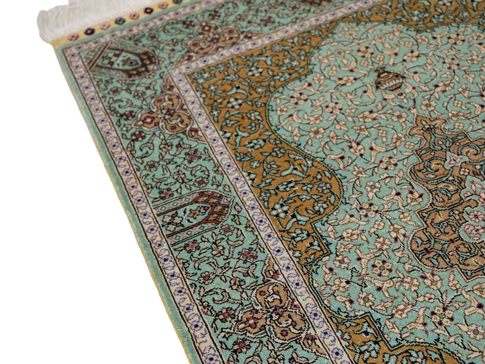 Sehr feiner, handgeknüpfter Khademi Orientteppich mit Ghom Design aus reiner Seide, blau, gelb. 97x63 cm. Vertrieb durch Jupiter Intl.