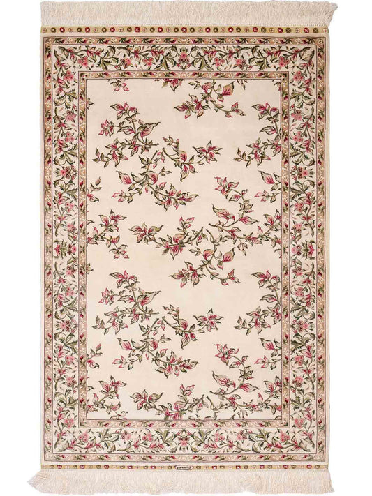Sehr feiner, handgeknüpfter Khademi Orientteppich mit Hereke Design aus reiner Seide, weiß, creme. 122x79 cm. Vertrieb durch Jupiter Intl.