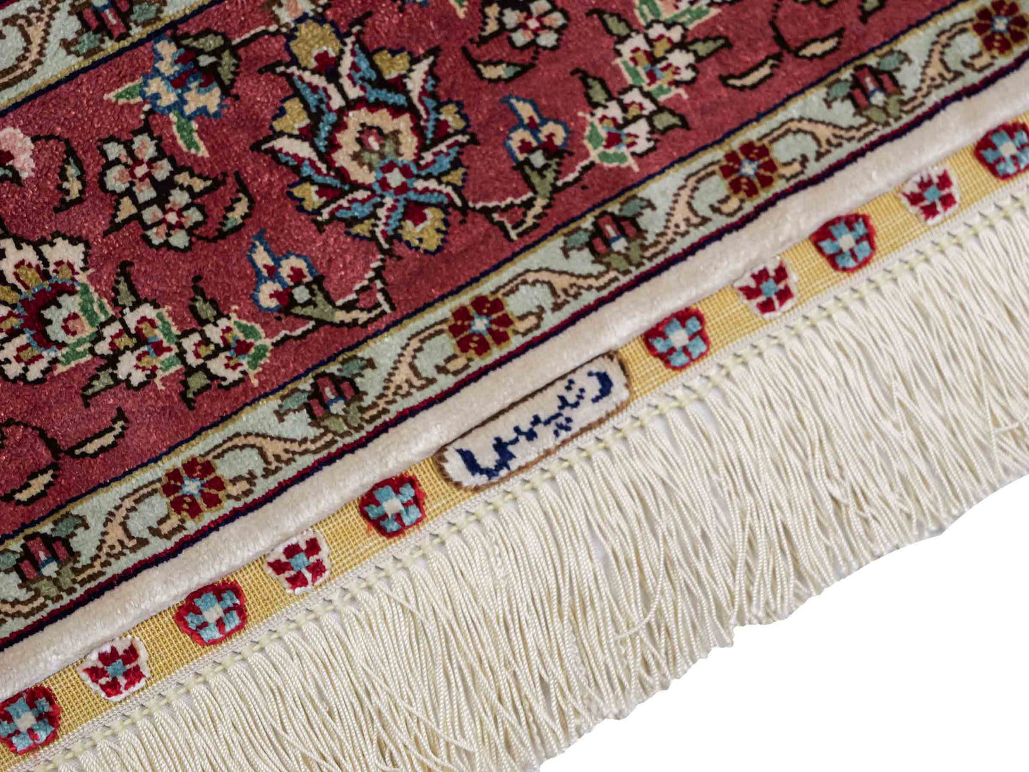 Sehr feiner, handgeknüpfter Khademi Orientteppich mit Hereke Design aus reiner Seide, creme, rosa. 123x78 cm. Vertrieb durch Jupiter Intl.