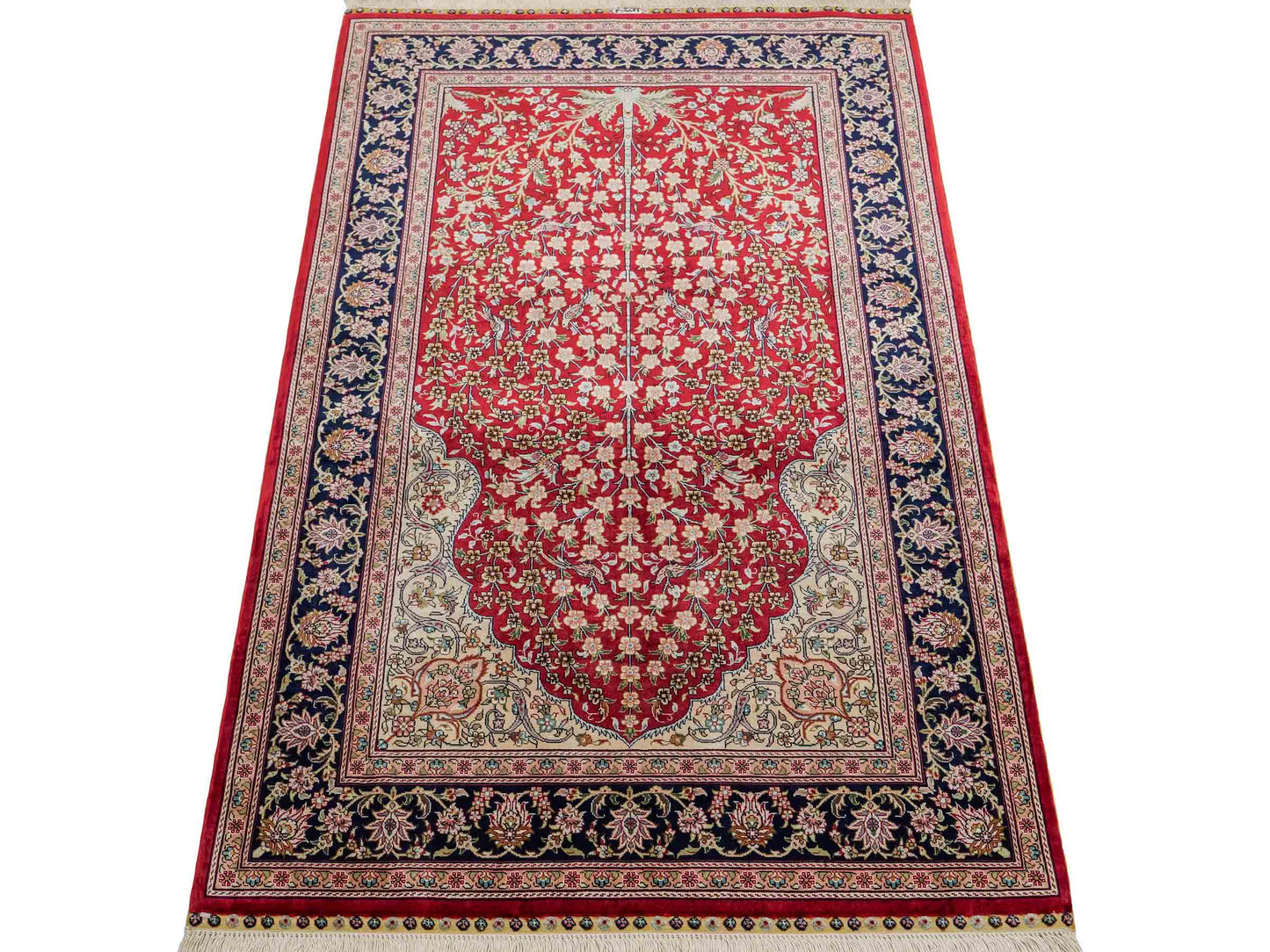 Sehr feiner, handgeknüpfter Khademi Orientteppich mit Hereke Design aus reiner Seide, rot, blau, creme. 124x79 cm. Vertrieb durch Jupiter Intl.