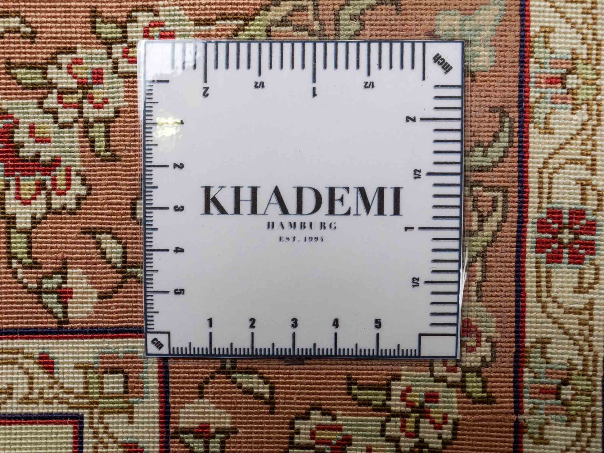 Sehr feiner, handgeknüpfter Khademi Orientteppich mit Hereke Design aus reiner Seide, rosa, grün. 124x79 cm. Vertrieb durch Jupiter Intl.