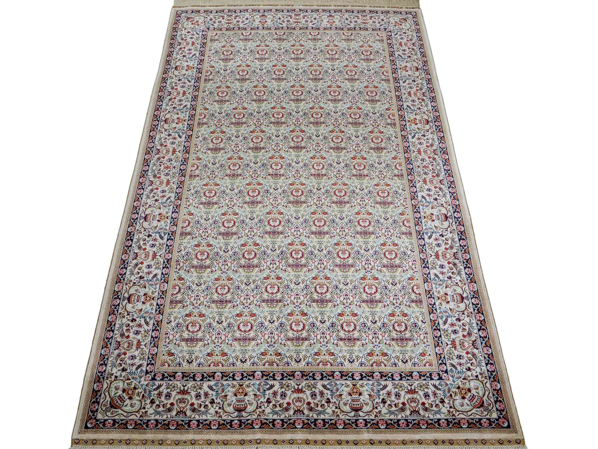 Sehr feiner, handgeknüpfter Khademi Orientteppich mit Hereke Design aus reiner Seide, weiß, creme. 154x92 cm. Vertrieb durch Jupiter Intl.