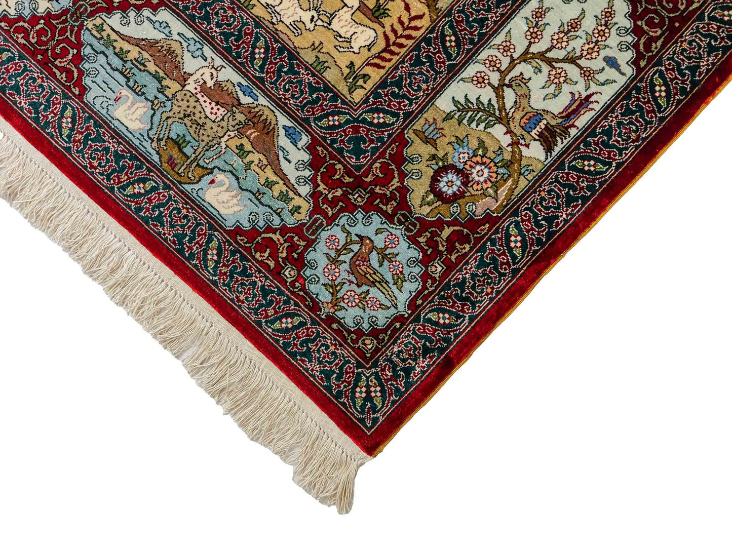 Sehr feiner, handgeknüpfter Khademi Orientteppich mit Hereke Design aus reiner Seide, rot, multicolor. 189x126 cm. Vertrieb durch Jupiter Intl.