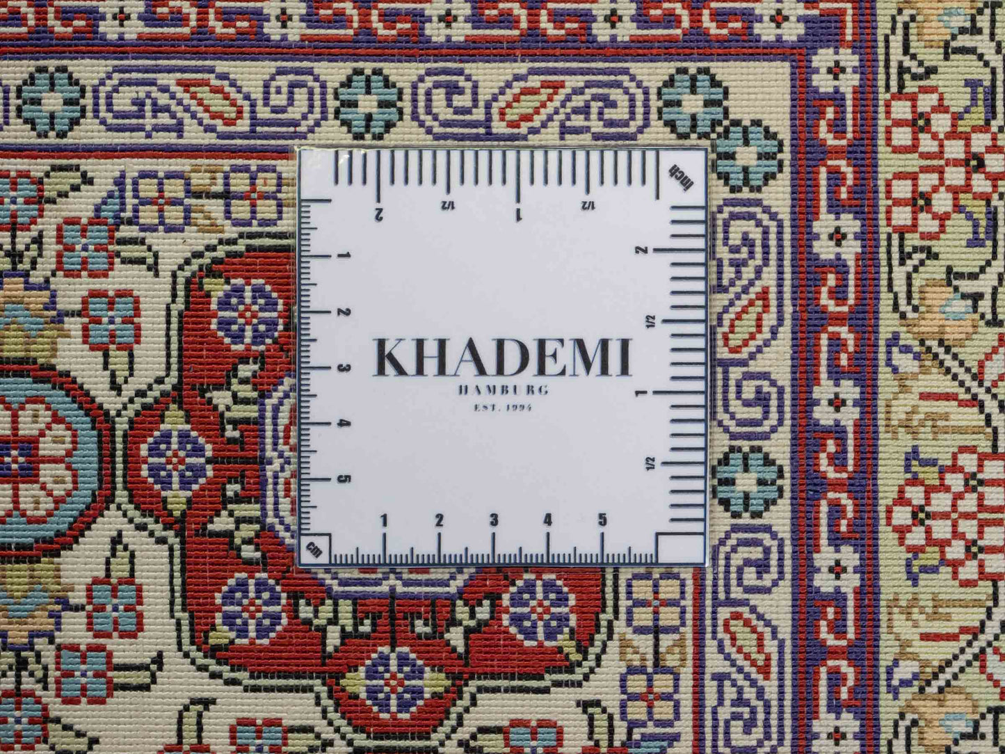 Sehr feiner, handgeknüpfter Khademi Orientteppich mit Hereke Design aus reiner Seide, rot, multicolor. 245x170 cm. Vertrieb durch Jupiter Intl.