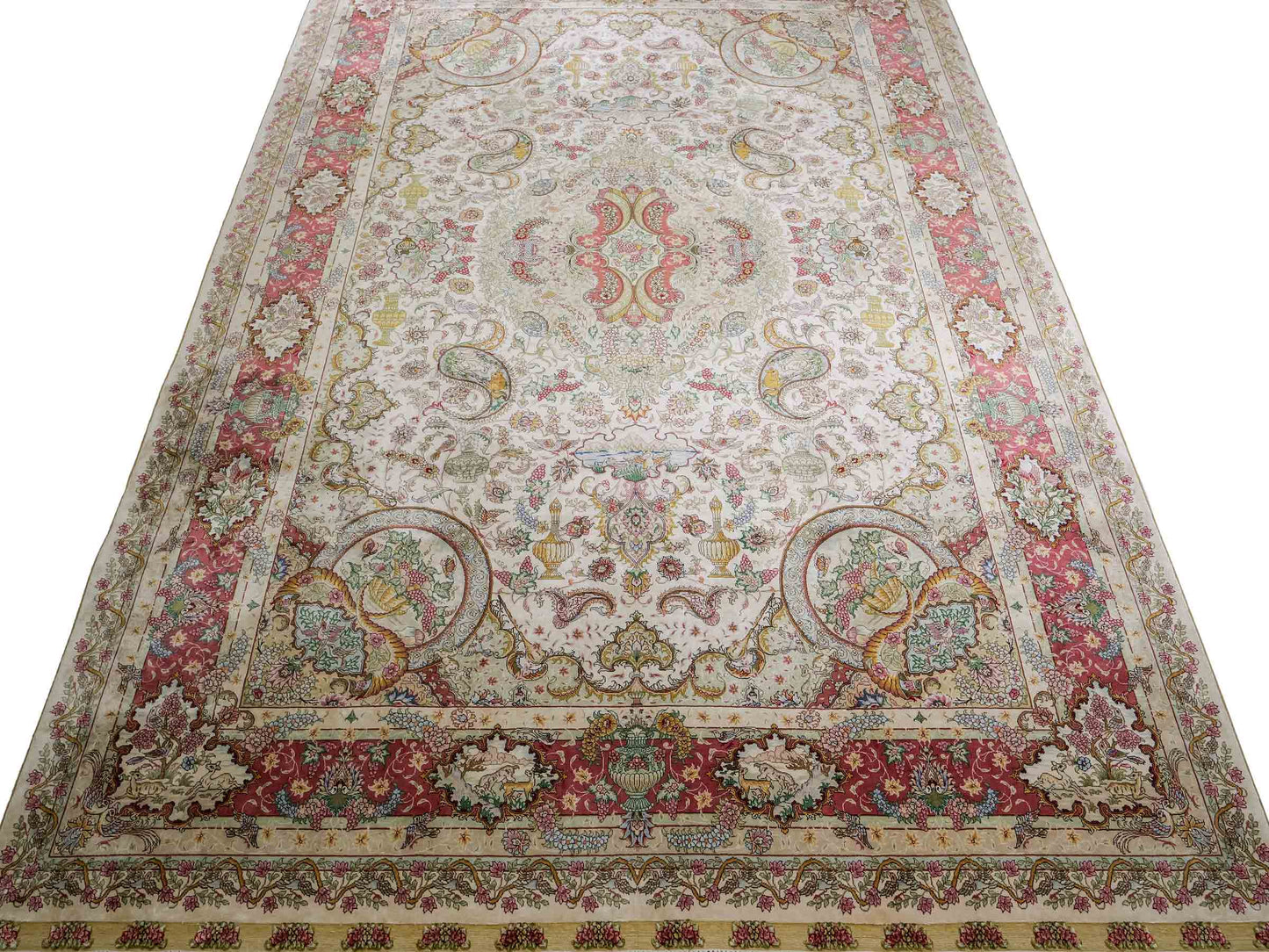 Sehr feiner, handgeknüpfter Khademi Orientteppich mit Hereke Design aus reiner Seide, creme, rosa, weiß. 276x189 cm. Vertrieb durch Jupiter Intl.