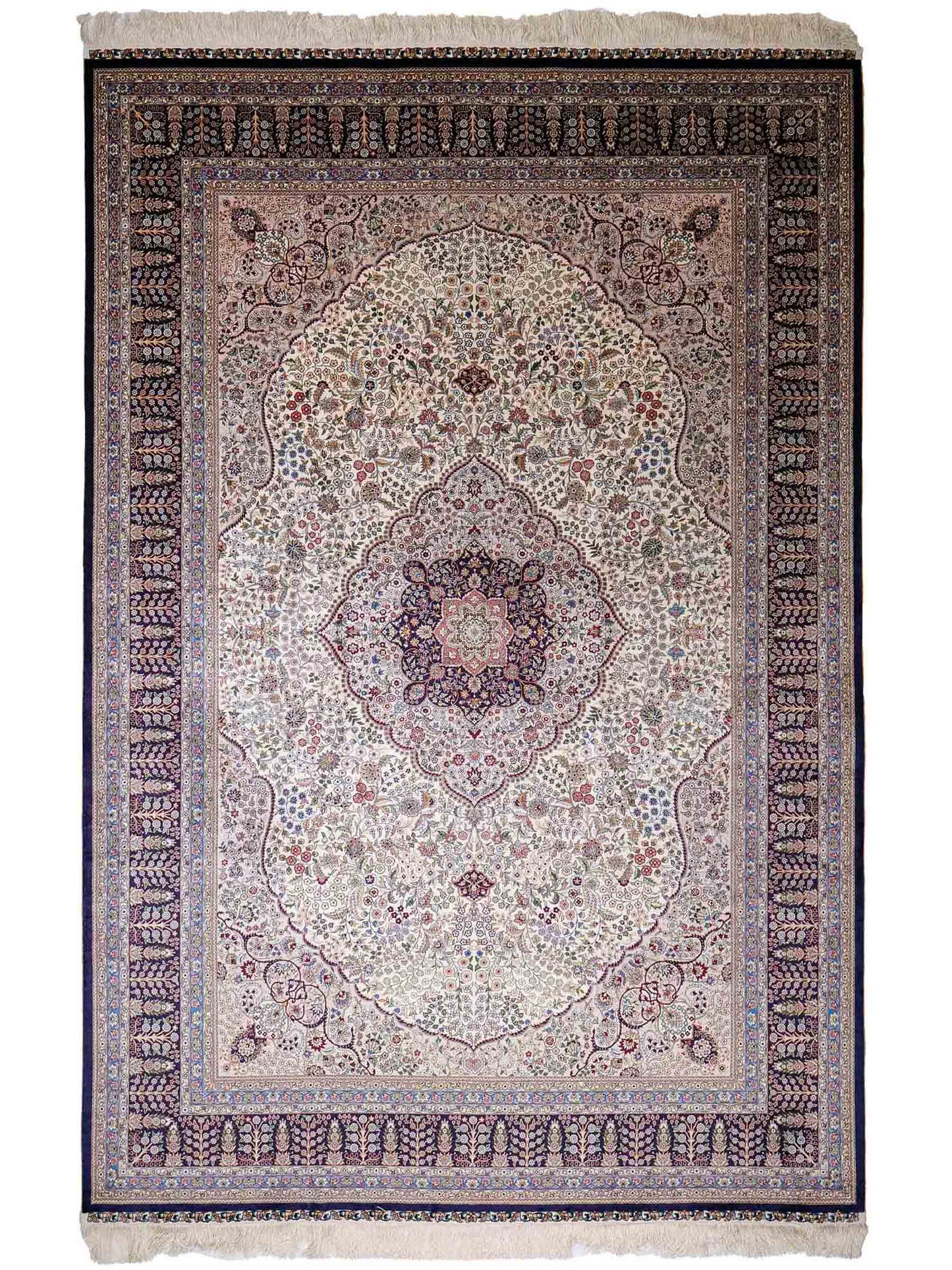 Sehr feiner, handgeknüpfter Khademi Orientteppich mit Hereke Design aus reiner Seide, weiß, blau. 277x184 cm. Vertrieb durch Jupiter Intl.