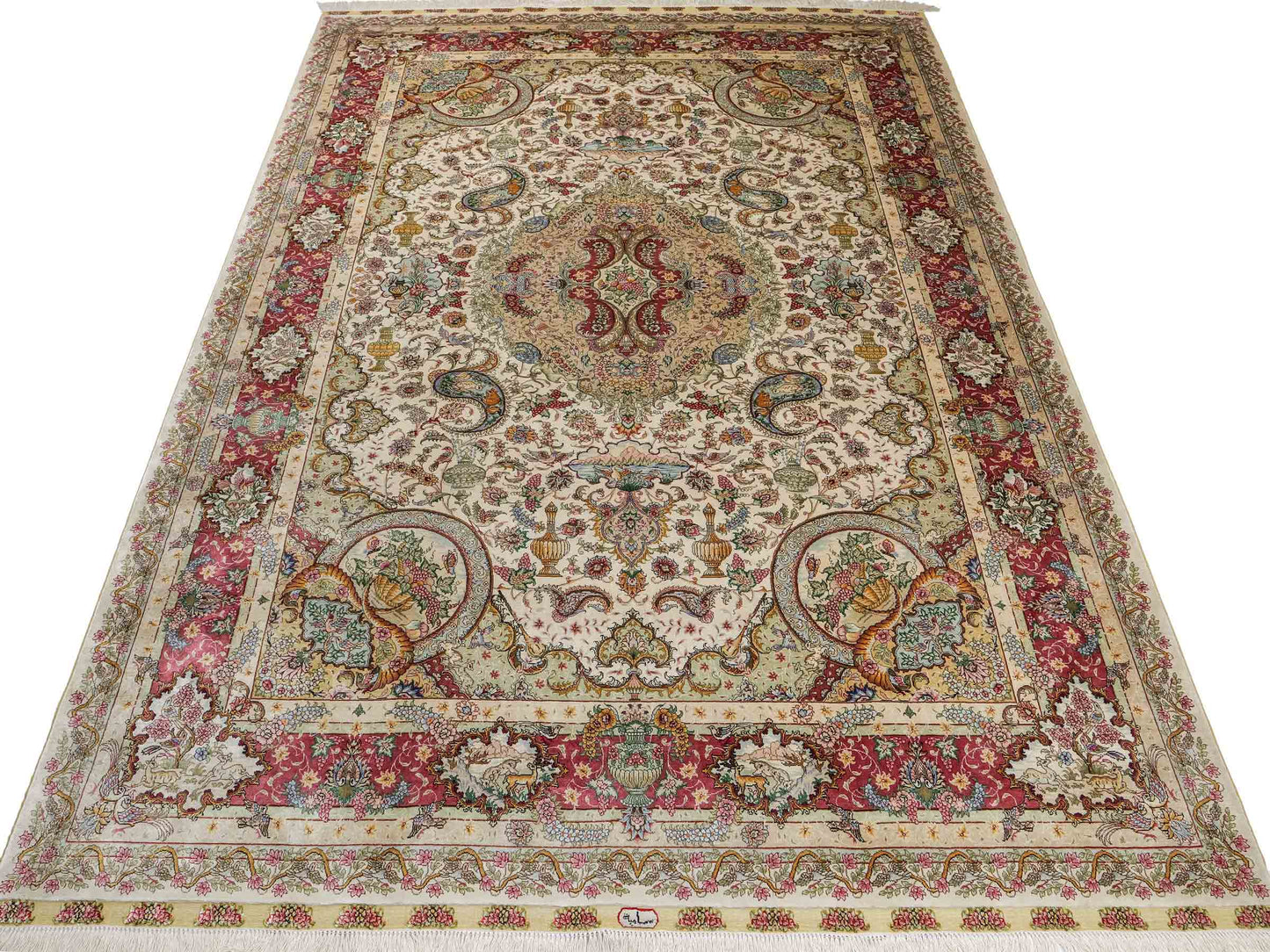 Sehr feiner, handgeknüpfter Khademi Orientteppich mit Hereke Design aus reiner Seide, creme, rosa, weiß. 278x189 cm. Vertrieb durch Jupiter Intl.