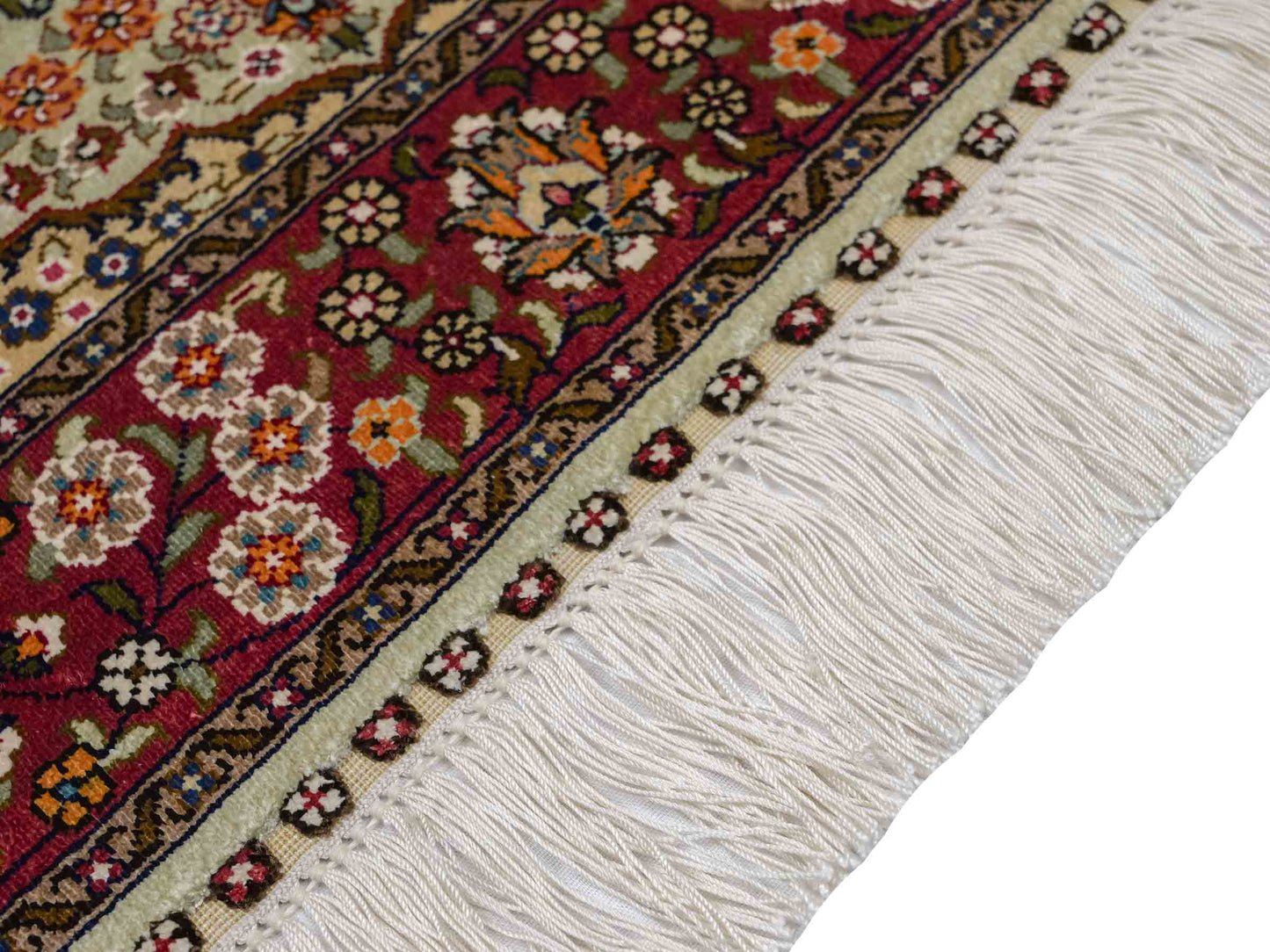 Sehr feiner, handgeknüpfter Khademi Orientteppich mit Hereke Design aus reiner Seide, oliv, rosa. 61x48 cm. Vertrieb durch Jupiter Intl.