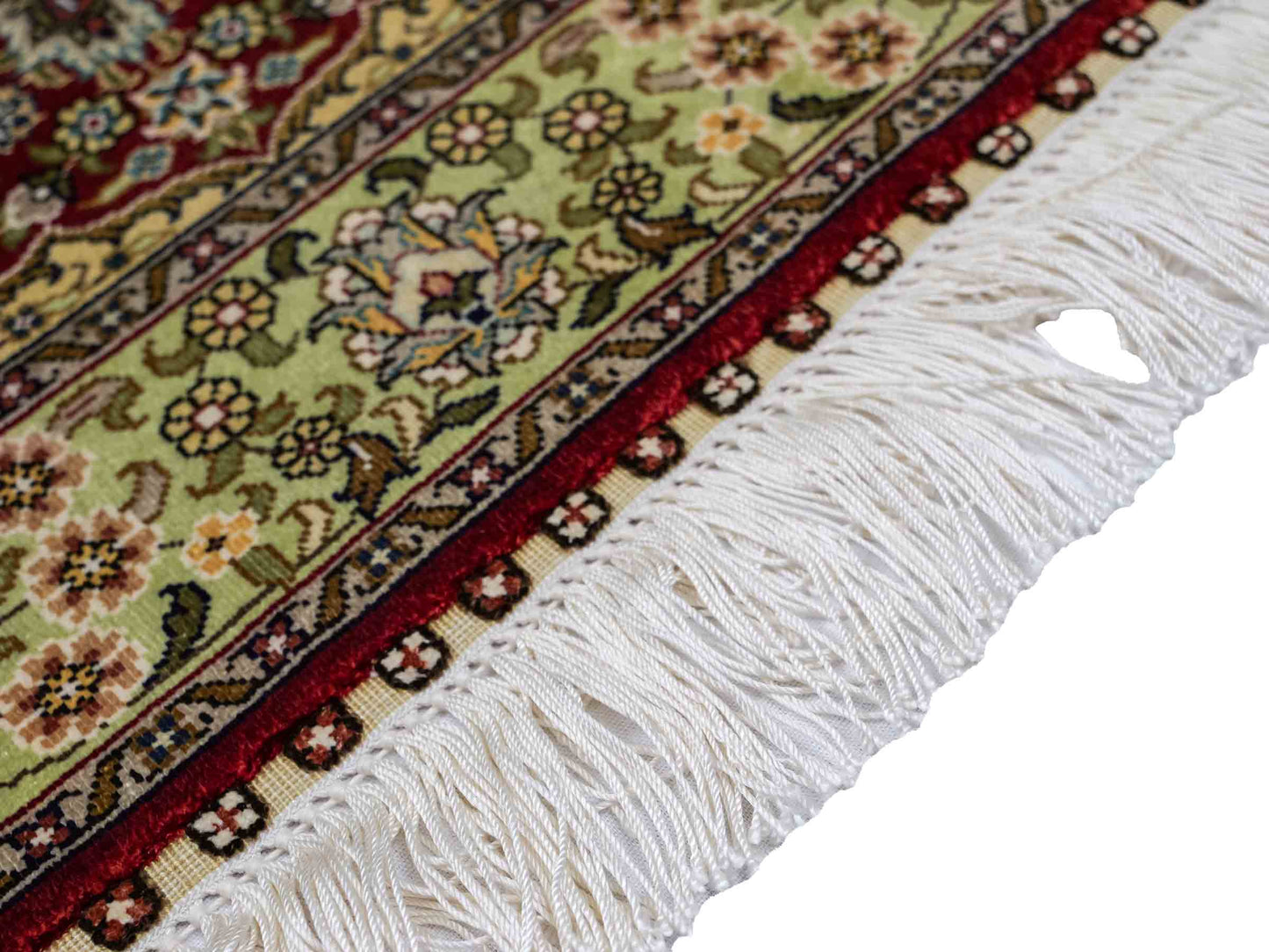 Sehr feiner, handgeknüpfter Khademi Orientteppich mit Hereke Design aus reiner Seide, rot, grün. 62x47 cm. Vertrieb durch Jupiter Intl.