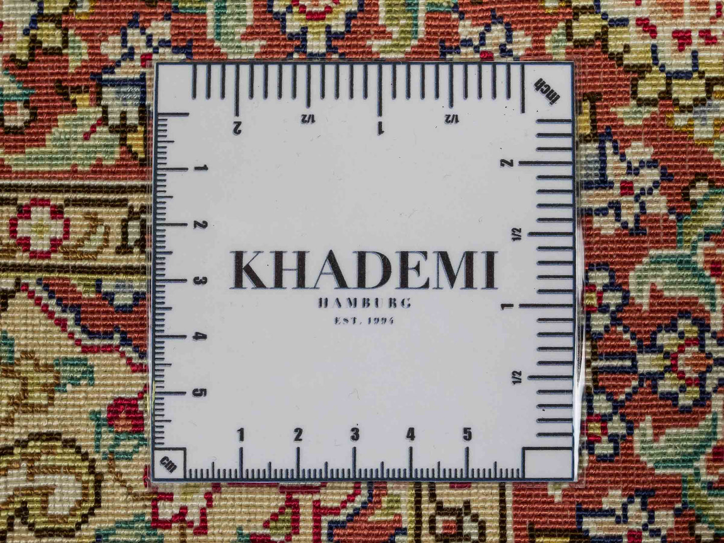 Sehr feiner, handgeknüpfter Khademi Orientteppich mit Hereke Design aus reiner Seide, creme, weiß, rosa. 62x47 cm. Vertrieb durch Jupiter Intl.