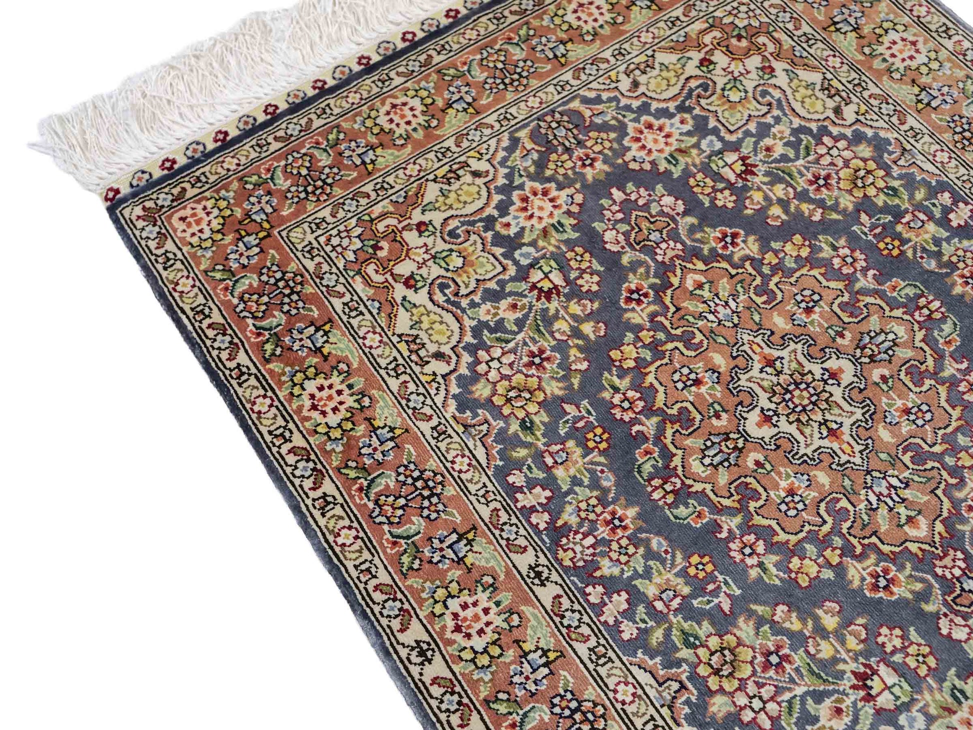 Sehr feiner, handgeknüpfter Khademi Orientteppich mit Hereke Design aus reiner Seide, blau, braun. 62x47 cm. Vertrieb durch Jupiter Intl.