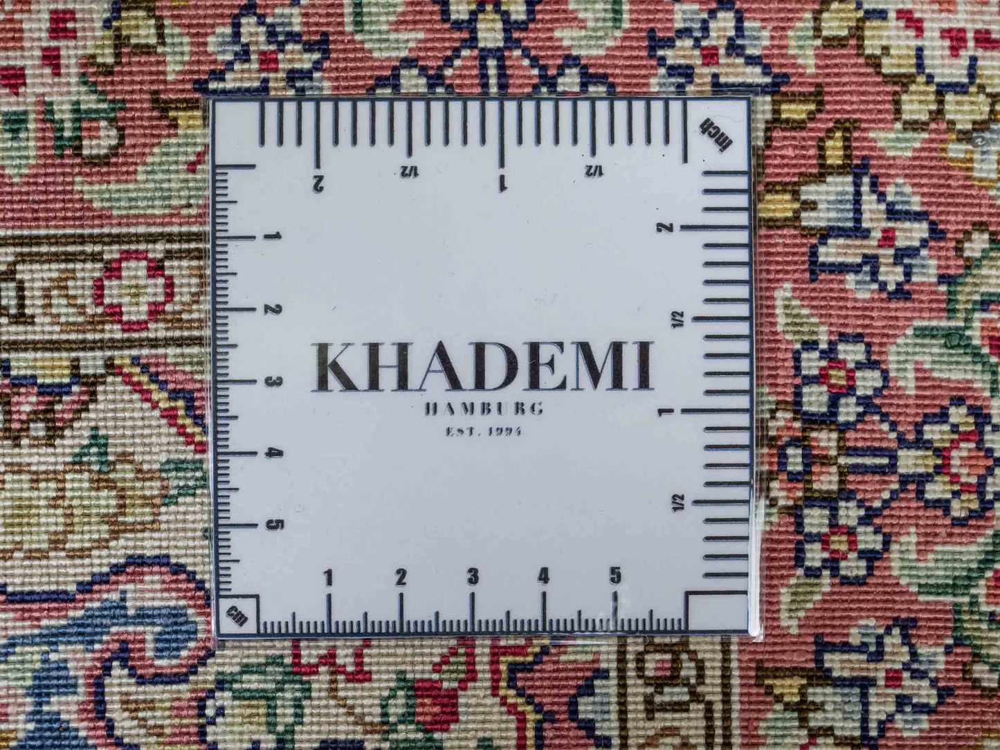 Sehr feiner, handgeknüpfter Khademi Orientteppich mit Hereke Design aus reiner Seide, blau, braun. 62x47 cm. Vertrieb durch Jupiter Intl.