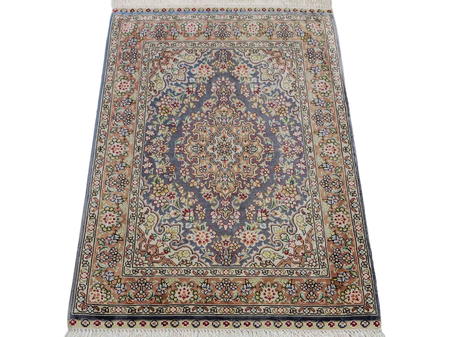 Sehr feiner, handgeknüpfter Khademi Orientteppich mit Hereke Design aus reiner Seide, blau, braun. 62x47 cm. Vertrieb durch Jupiter Intl.