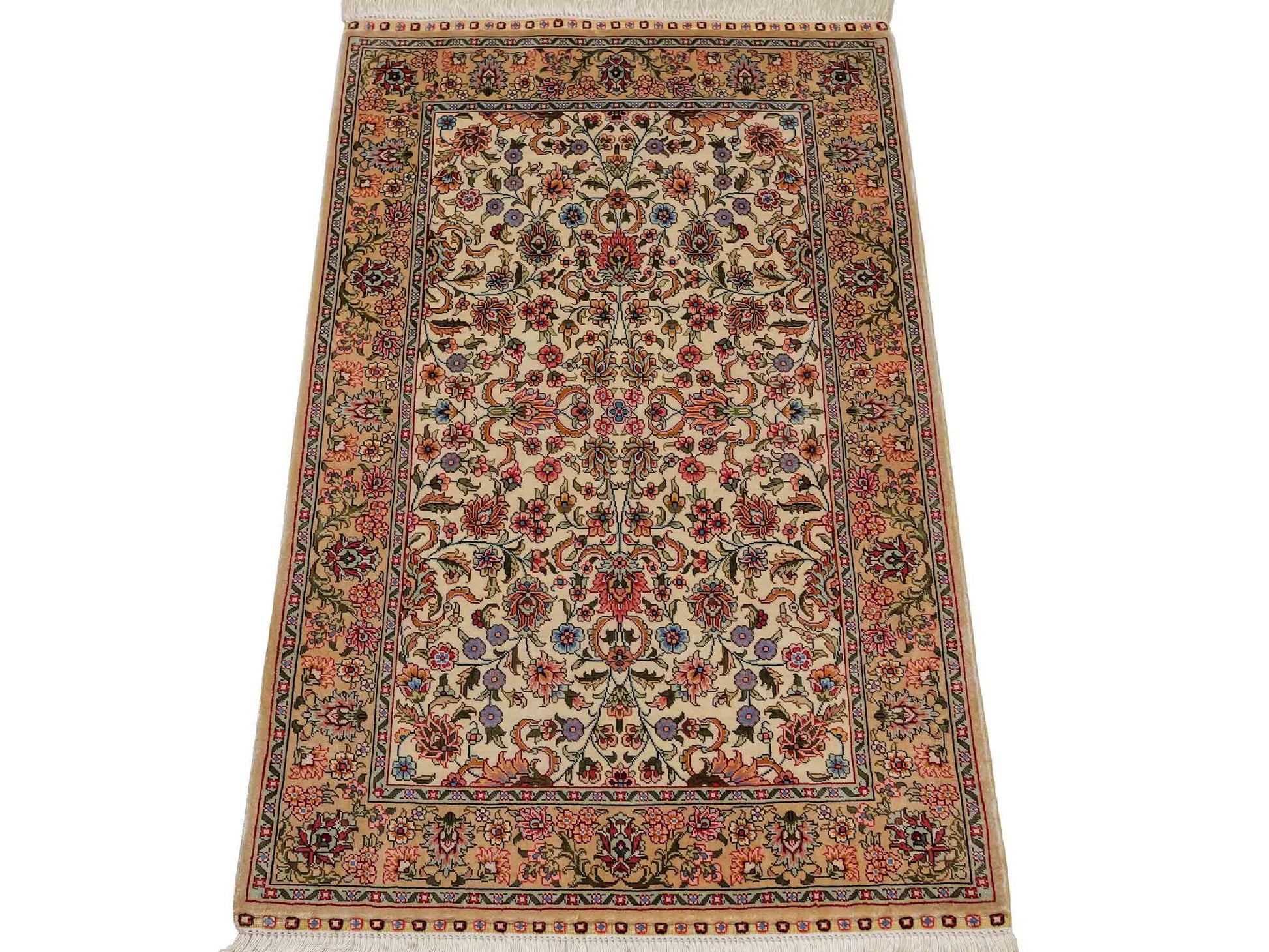 Sehr feiner, handgeknüpfter Khademi Orientteppich mit Hereke Design aus reiner Seide, beige, creme, weiß. 92x63 cm. Vertrieb durch Jupiter Intl.