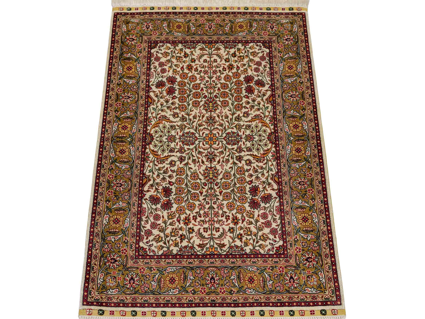Sehr feiner, handgeknüpfter Khademi Orientteppich mit Hereke Design aus reiner Seide, creme, beige, weiß. Vertrieb durch Jupiter Intl.