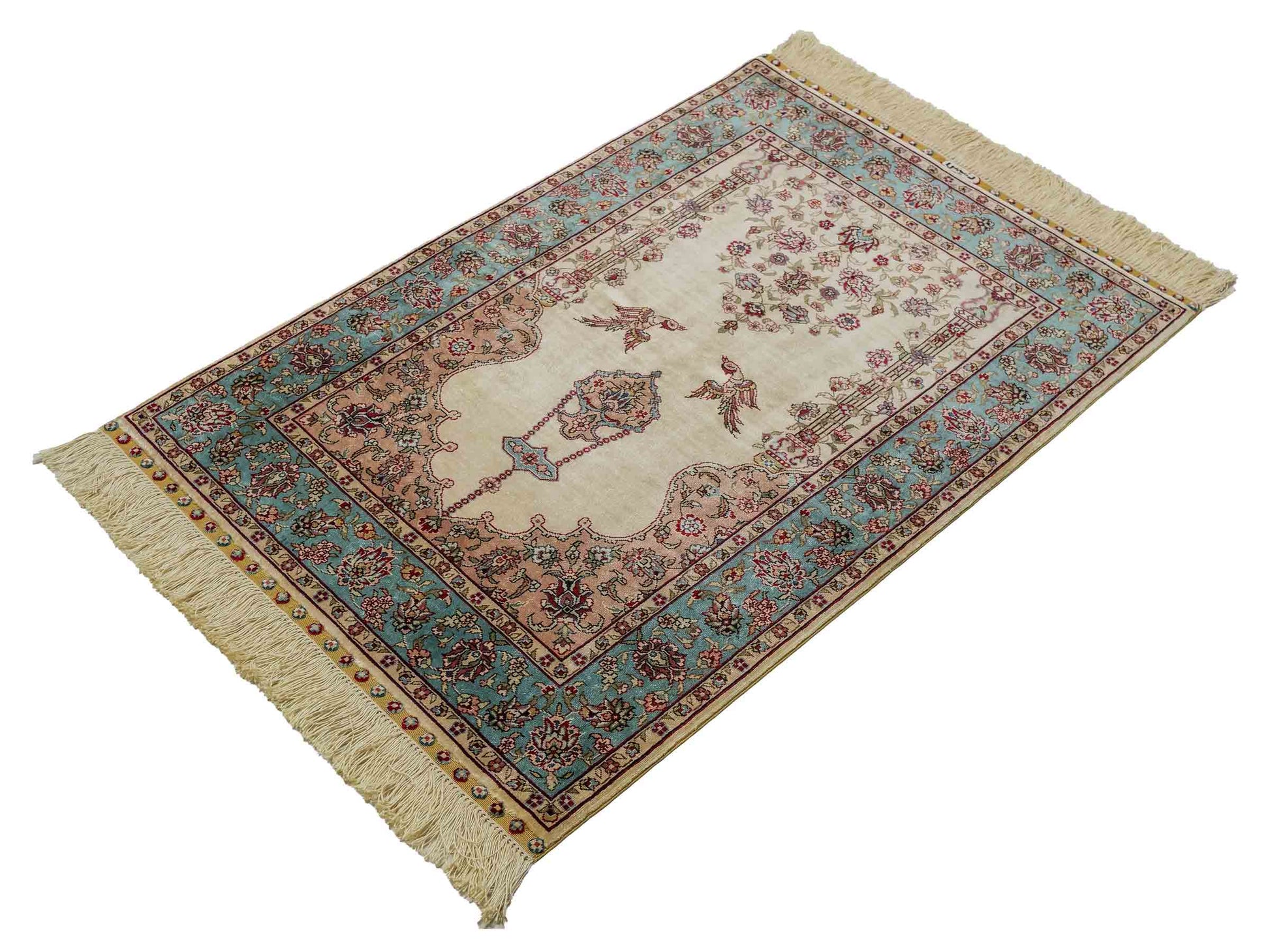 Sehr feiner, handgeknüpfter Khademi Orientteppich mit Hereke Design aus reiner Seide, creme, weiß, blau. 93x63 cm. Vertrieb durch Jupiter Intl.