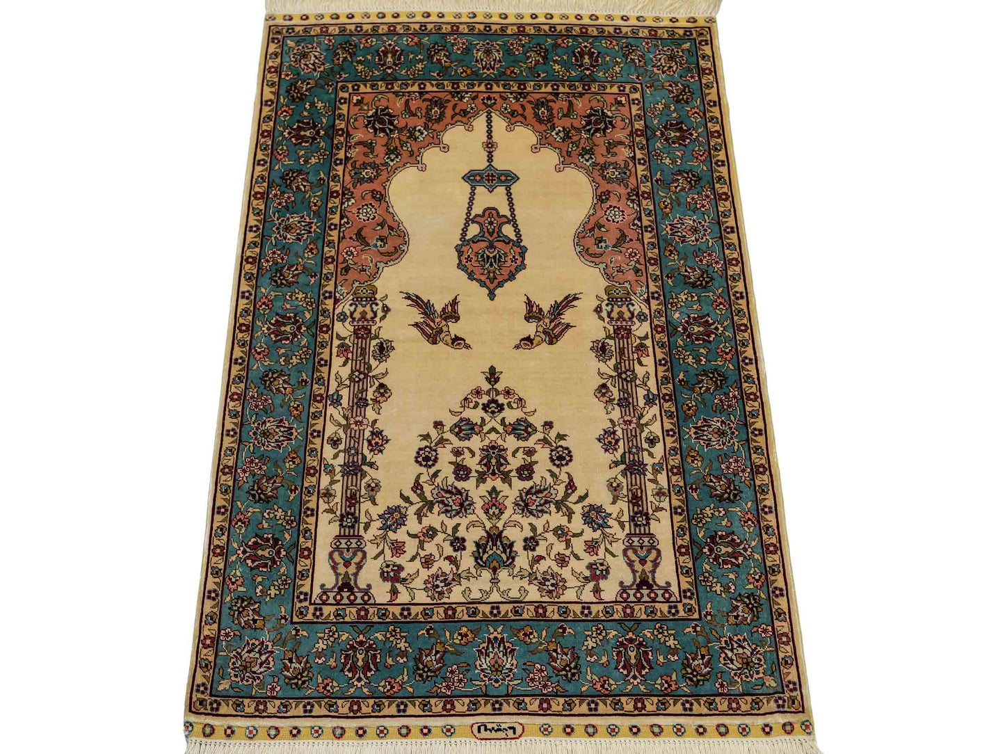 Sehr feiner, handgeknüpfter Khademi Orientteppich mit Hereke Design aus reiner Seide, creme, weiß, blau. 93x63 cm. Vertrieb durch Jupiter Intl.