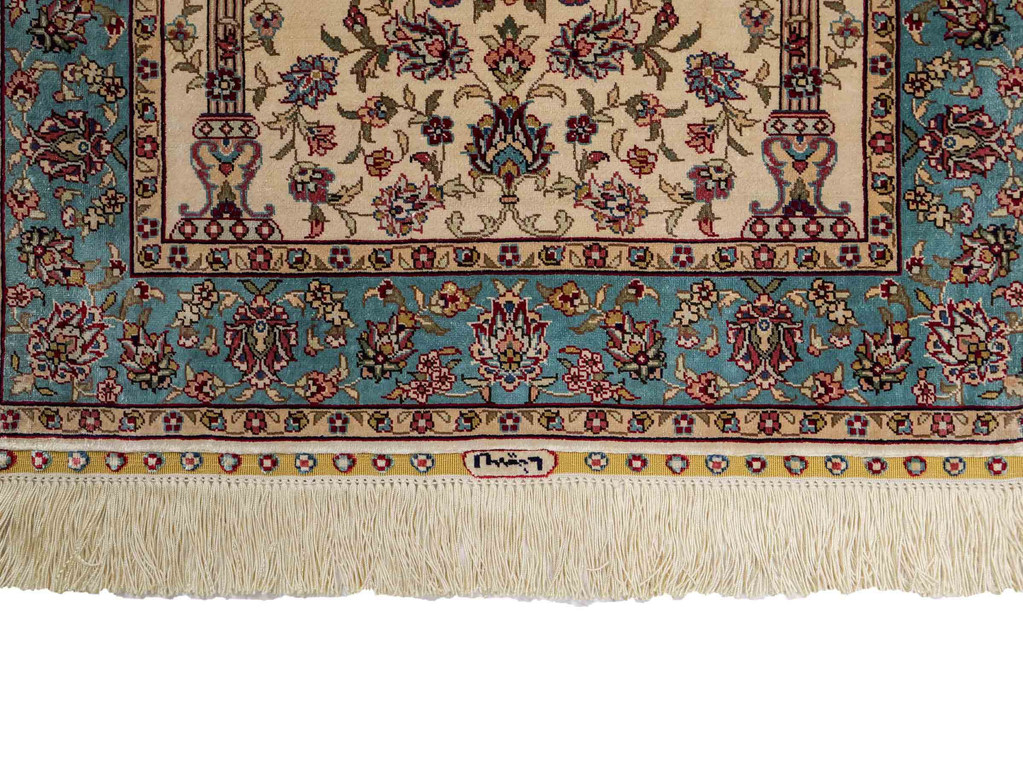 Sehr feiner, handgeknüpfter Khademi Orientteppich mit Hereke Design aus reiner Seide, creme, weiß, blau. 93x63 cm. Vertrieb durch Jupiter Intl.