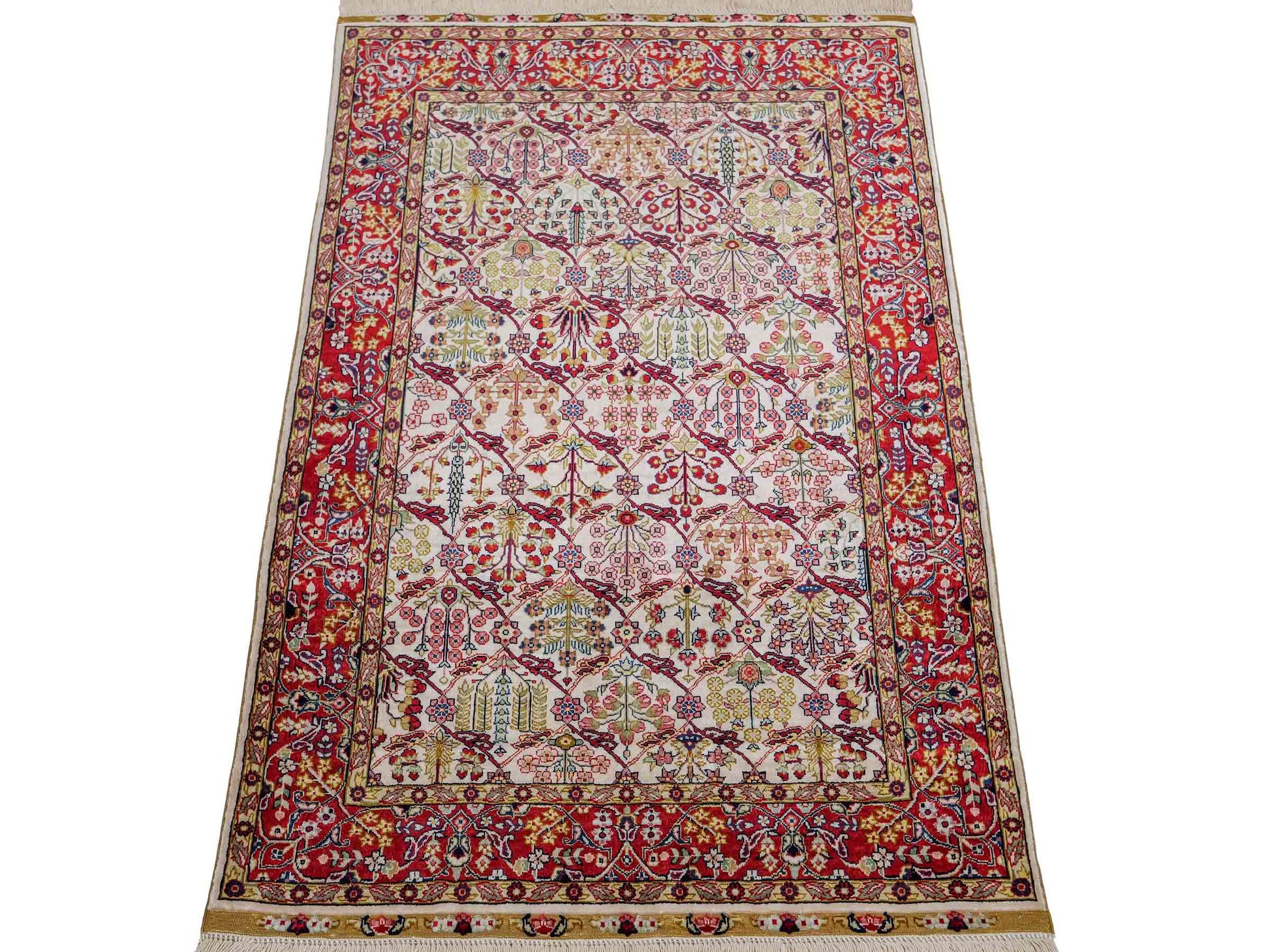 Sehr feiner, handgeknüpfter Khademi Orientteppich mit Hereke Design aus reiner Seide, creme, weiß, rot. 93x63 cm. Vertrieb durch Jupiter Intl.