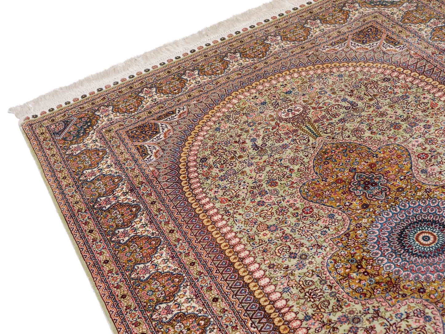 Extrem feiner, handgeknüpfter Khademi Nain Orientteppich aus Seide, gold, creme, blau. 154x94 cm. Vertrieb durch Jupiter Intl.