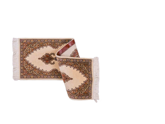 Handgeknüpfter Täbriz 40 Raj Läufer-Perserteppich von Khademi aus Wolle, cremeweiß-beige. Persischer Orientteppich. Von Hand geknüpft in Iran. Größe: 120 cm x 40 cm. Teppichnummer: SB3-1026. Verkauf durch Jupiter Intl.