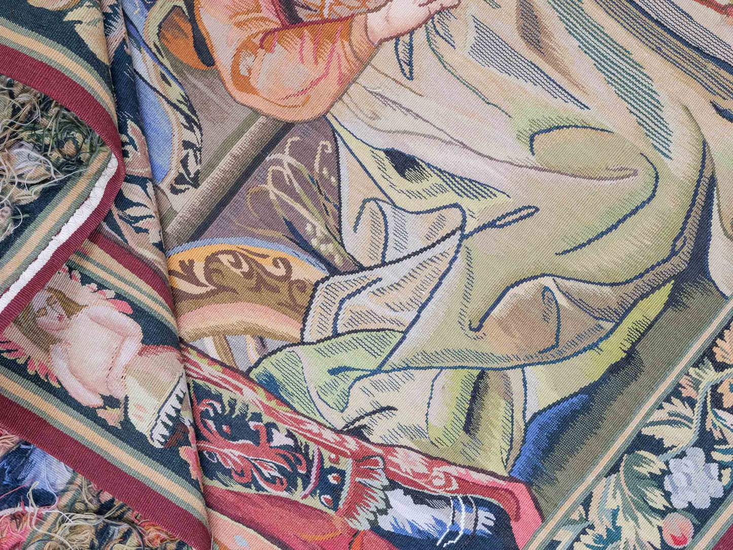 Handgefertigter, chinesischer Gobelin Wandteppich von Khademi aus Wolle, multicolor. 188x153 cm. Verkauf durch Jupiter Intl.