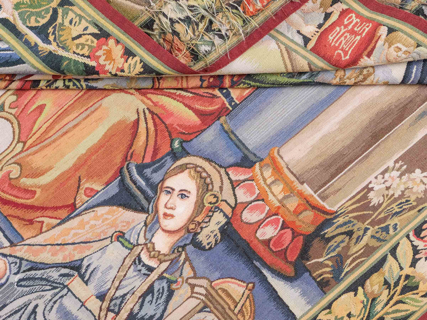 Handgefertigter, chinesischer Gobelin Wandteppich von Khademi aus Wolle, multicolor. 188x153 cm. Verkauf durch Jupiter Intl.