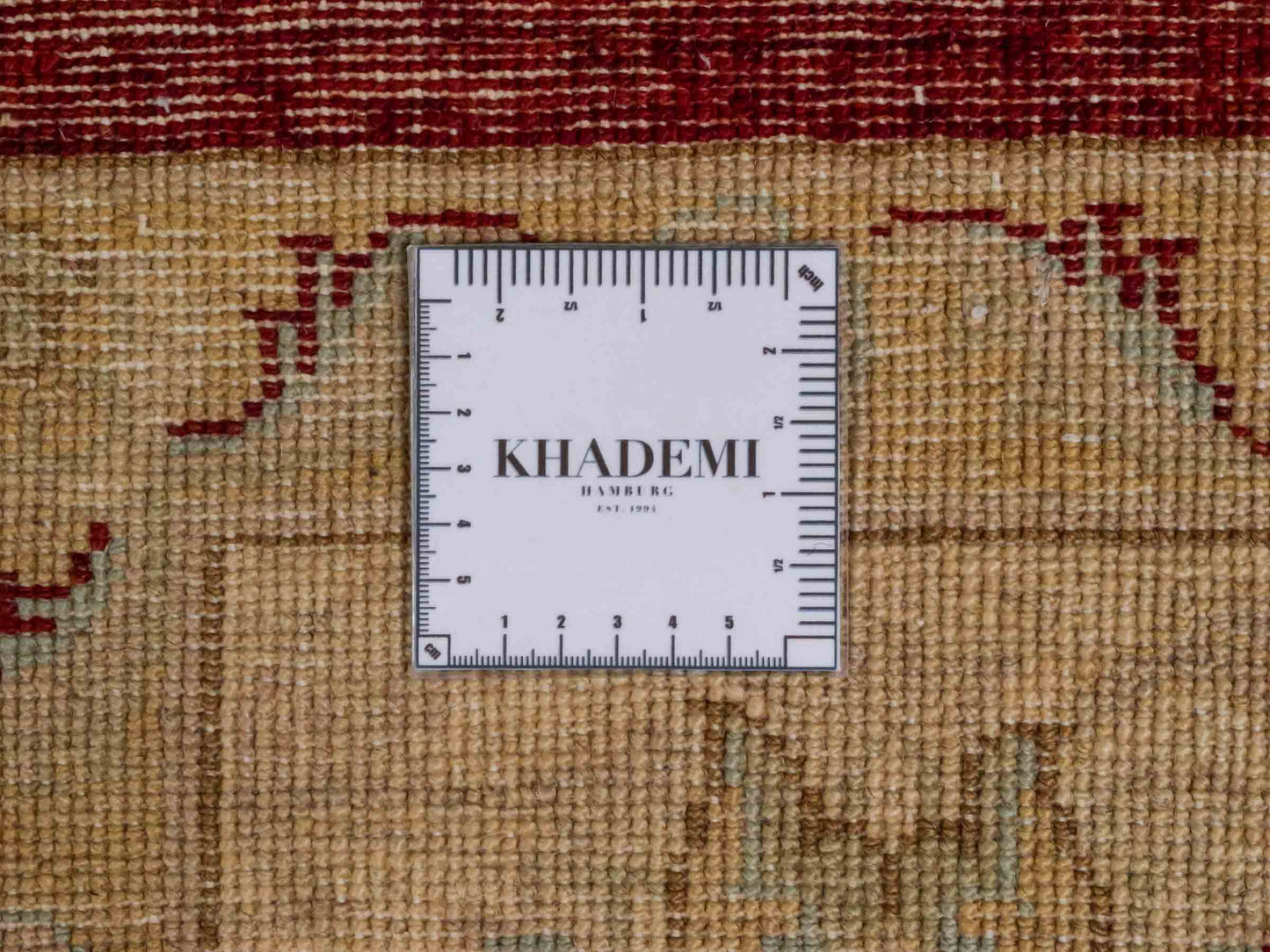 Handgeknüpfter Ziegler Farahan Orientteppich von Khademi aus Wolle, rot, weinrot, gold, beige. Klassisches Allover-Design. Traditionell von Hand geknüpft in Afghanistan. Größe: 309 cm x 248 cm. Teppichnummer: RB3-1022. Verkauf durch Jupiter Intl.
