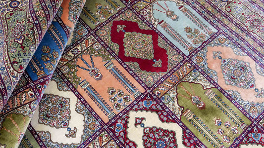 Ein handgeknüpfter Teppich mit Hereke Design. © Daniel Khademi, JUPITER Intl.