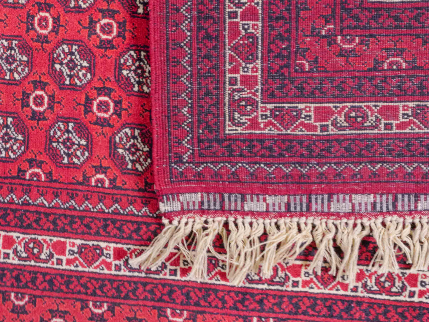 Handgeknüpfter Afghan Dolatabad Orientteppich von Khademi aus Wolle, rot. Klassisches Allover-Design. Traditionell von Hand geknüpft in Afghanistan. Größe: 290 cm x 206 cm. Teppichnummer: RB3-1060. Verkauf durch Jupiter Intl.