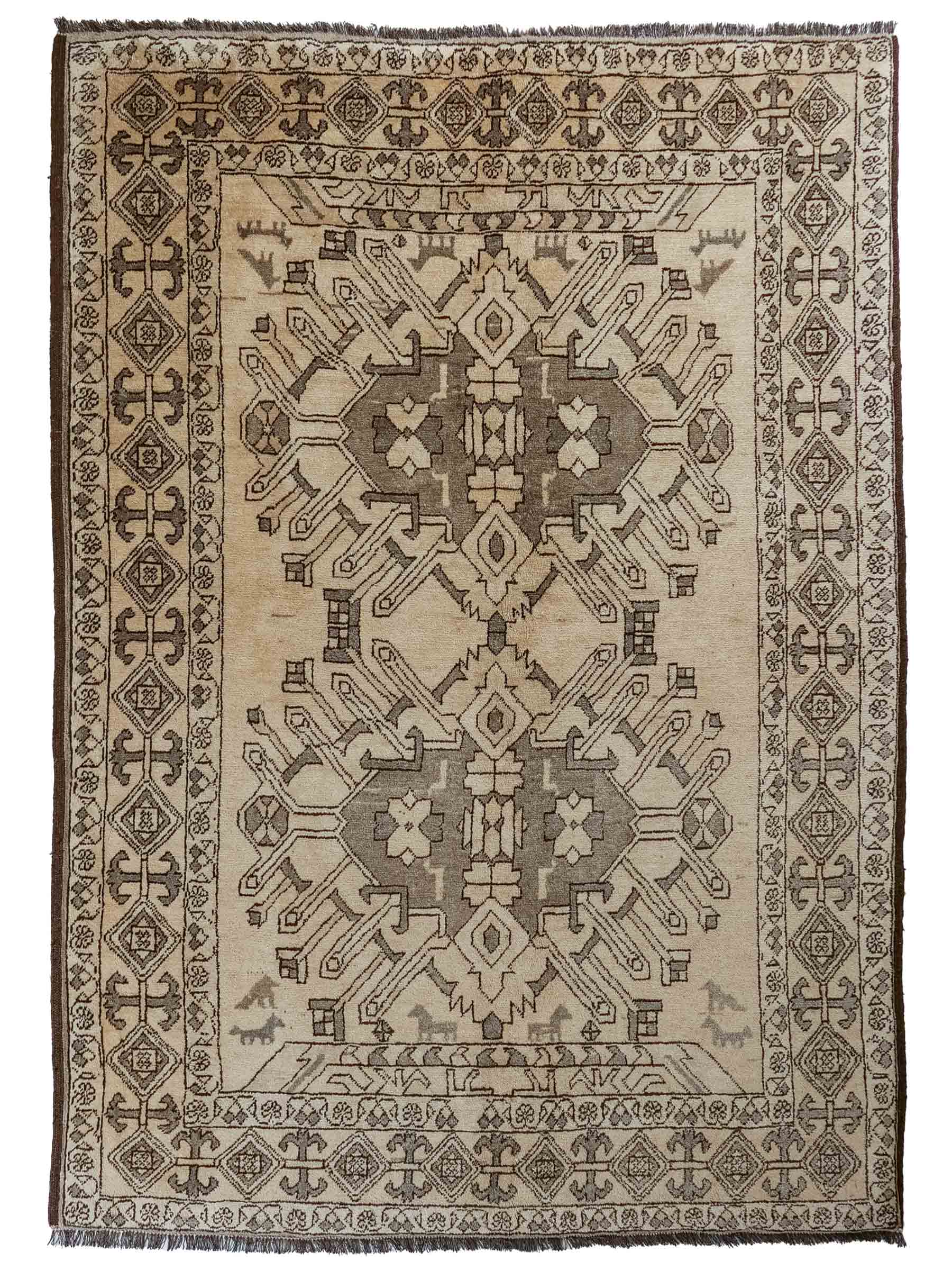 Handgeknüpfter Afghan Nomadenteppich von Khademi aus Wolle, beige. Klassisches, geometrisches Design. Traditionell von Hand geknüpft in Afghanistan. Größe: 202 cm x 159 cm. Teppichnummer: RB3-1081. Verkauf durch Jupiter Intl.