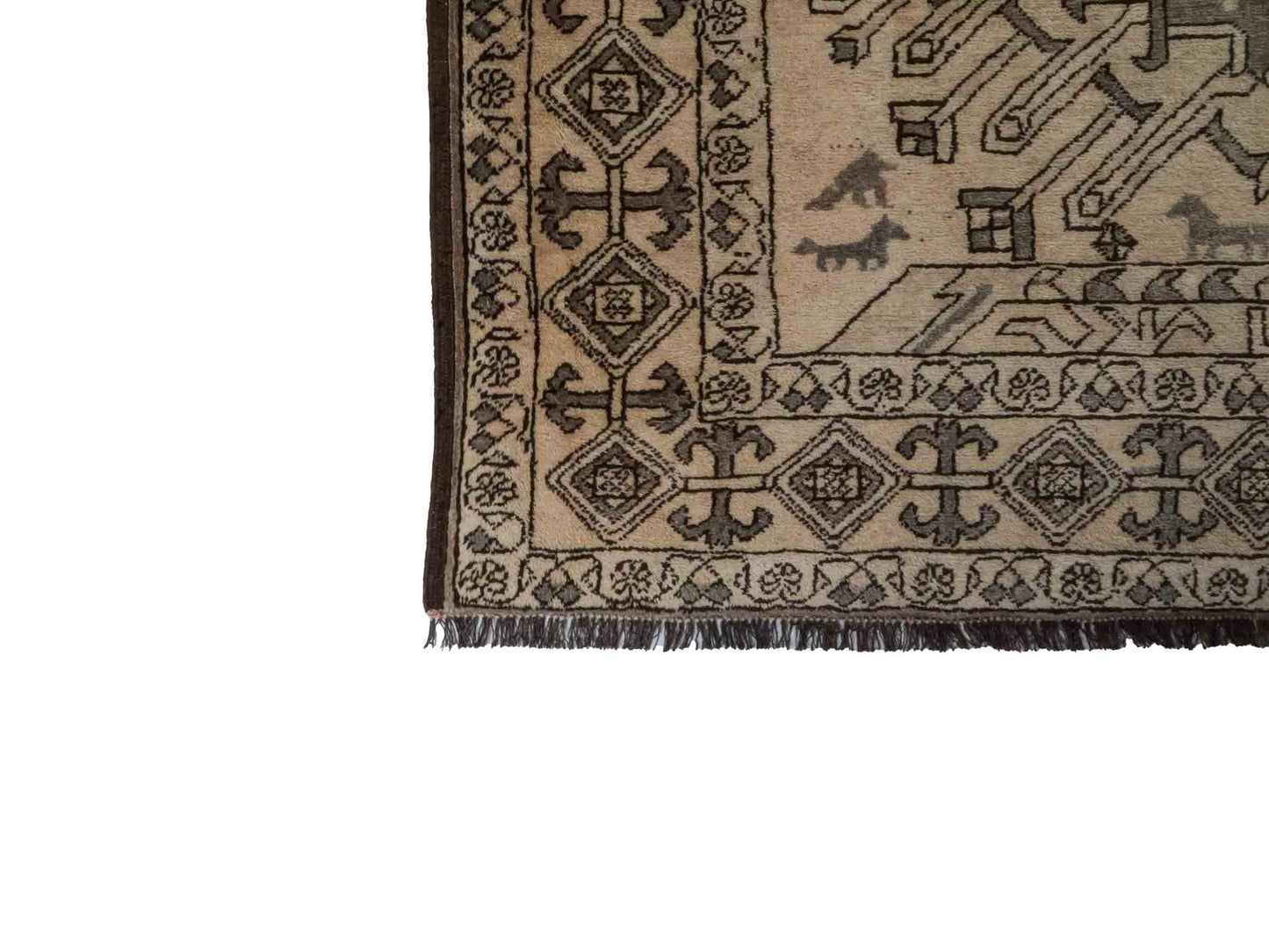 Handgeknüpfter Afghan Nomadenteppich von Khademi aus Wolle, beige. Klassisches, geometrisches Design. Traditionell von Hand geknüpft in Afghanistan. Größe: 202 cm x 159 cm. Teppichnummer: RB3-1081. Verkauf durch Jupiter Intl.