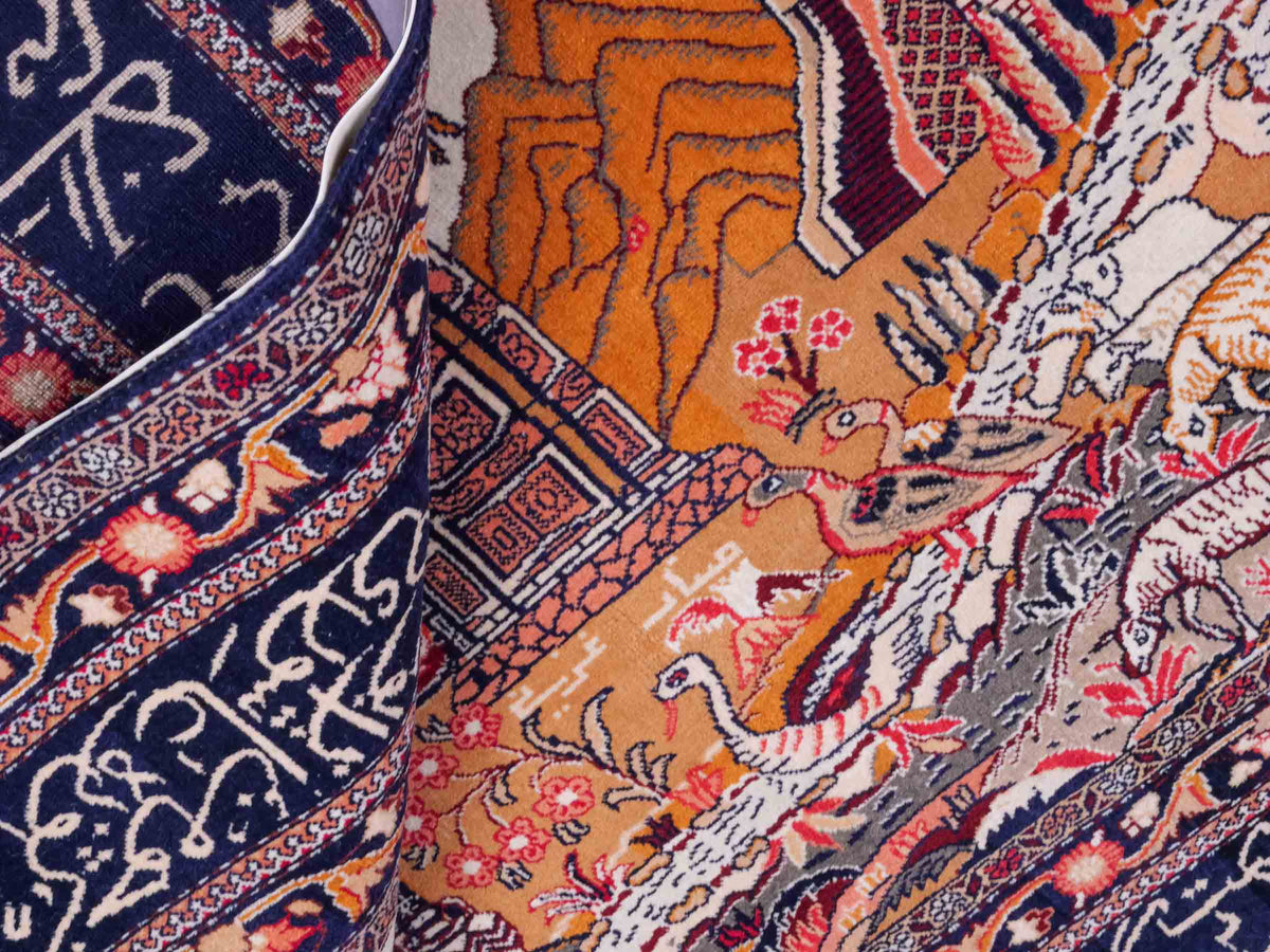 Handgeknüpfter Afghan Orientteppich von Khademi aus Wolle, beige-navy. Klassischer Wandteppich mit Bildmotiv. Bildteppich, traditionell von Hand geknüpft in Afghanistan. Größe: 195 cm x 128 cm. Teppichnummer: SB3-1122 | Jupiter Intl.
