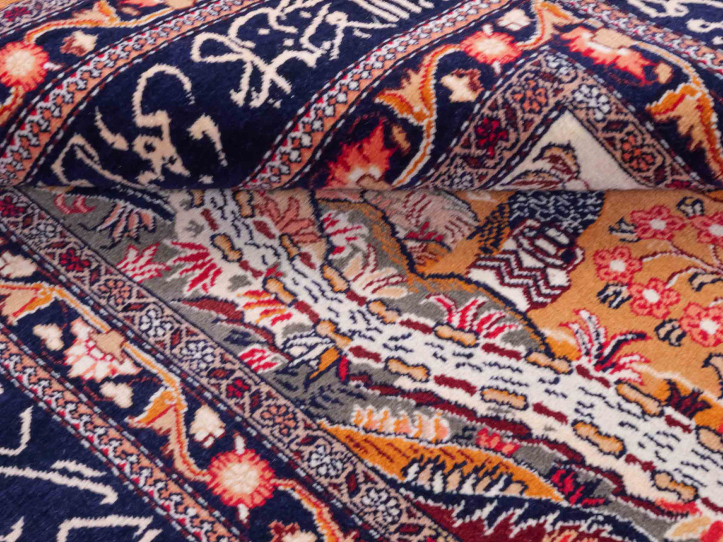 Handgeknüpfter Afghan Orientteppich von Khademi aus Wolle, beige-navy. Klassischer Wandteppich mit Bildmotiv. Bildteppich, traditionell von Hand geknüpft in Afghanistan. Größe: 195 cm x 128 cm. Teppichnummer: SB3-1122 | Jupiter Intl.