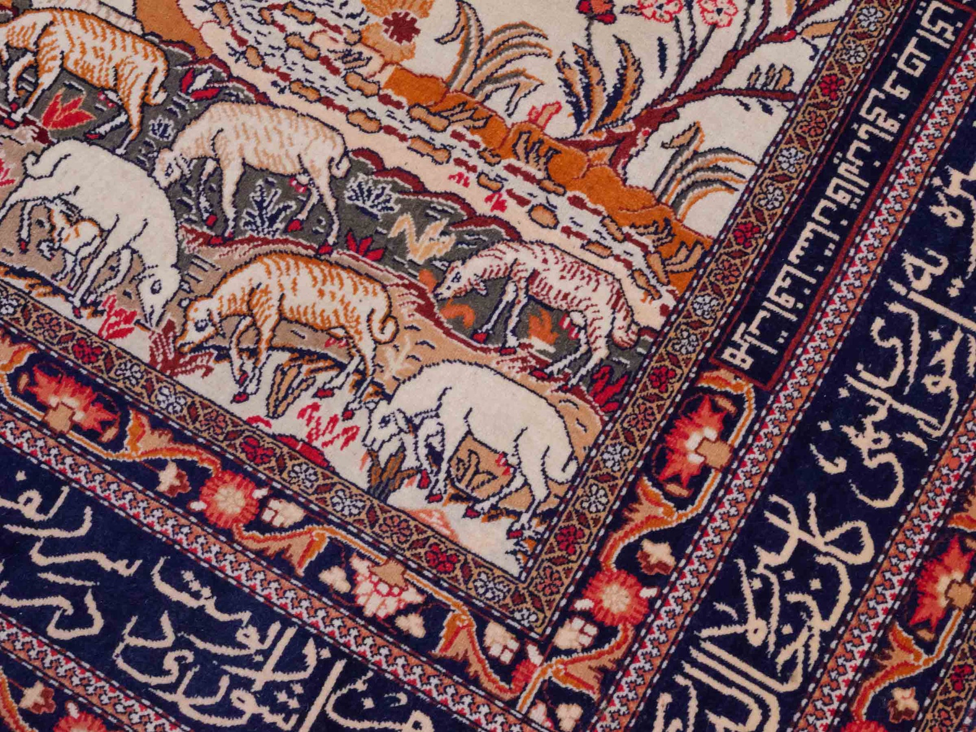 Handgeknüpfter Afghan Orientteppich von Khademi aus Wolle, beige-navy. Klassischer Wandteppich mit Bildmotiv. Bildteppich, traditionell von Hand geknüpft in Afghanistan. Größe: 195 cm x 128 cm. Teppichnummer: SB3-1122 | Jupiter Intl.