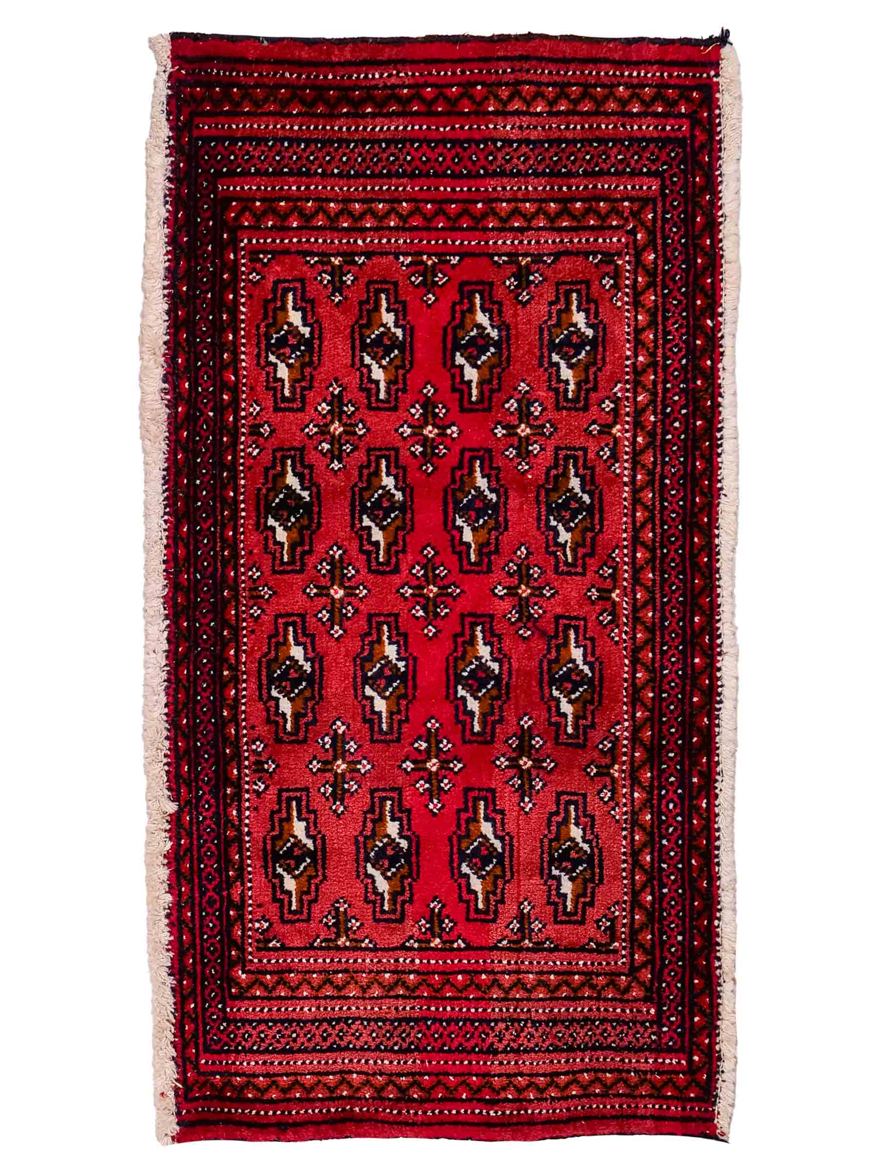 Handgeknüpfter Vintage Turkaman Nomadenteppich von Khademi aus Wolle, rot. Bukhara Allover-Design. Von Hand geknüpft in Iran. Größe: 102 cm x 53 cm. Teppichnummer: DB3-1030. Verkauf durch Jupiter Intl.