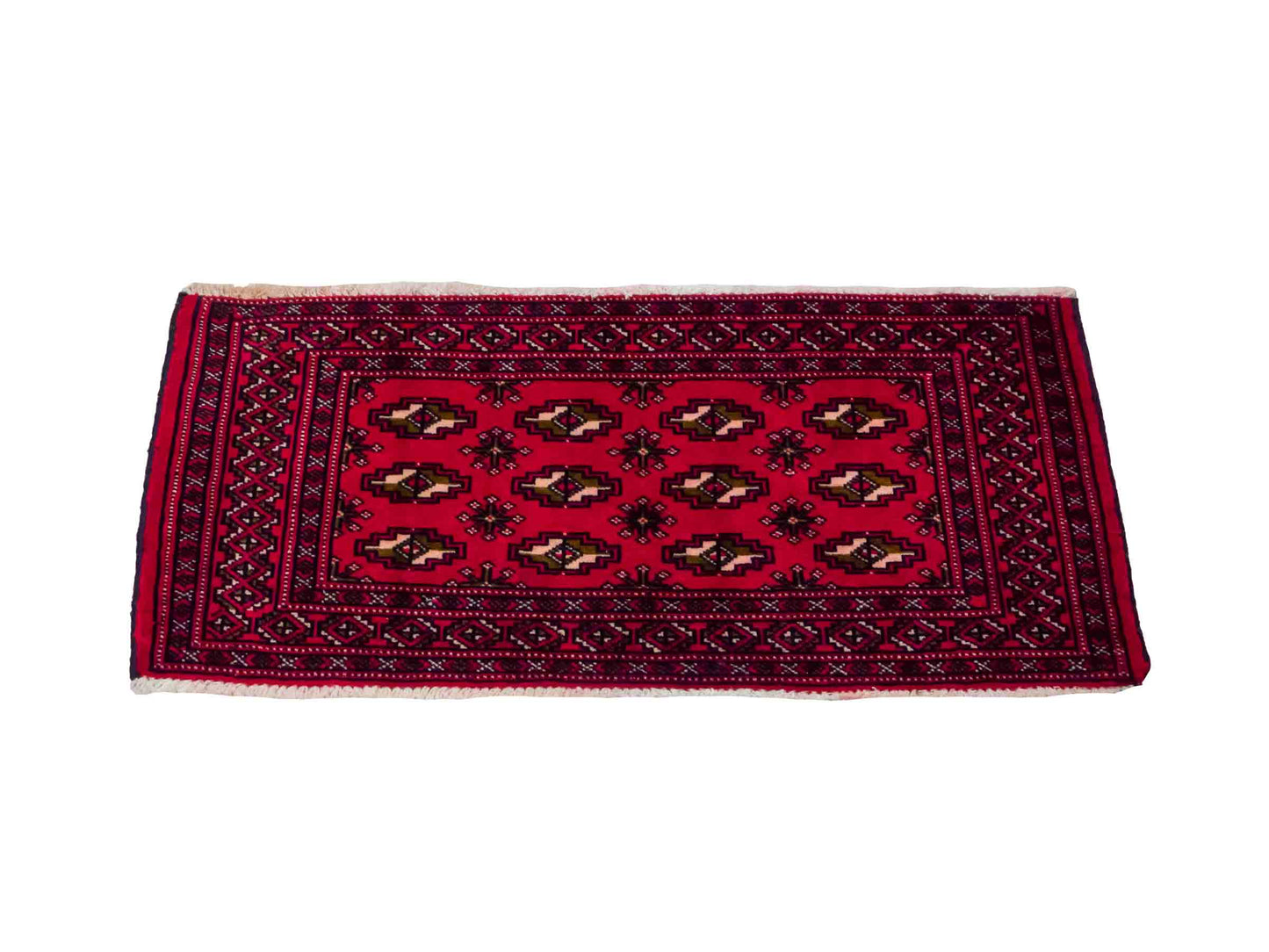 Handgeknüpfter Vintage Turkaman Nomadenteppich von Khademi aus Wolle, rot. Bukhara Allover-Design. Von Hand geknüpft in Iran. Größe: 48 cm x 105 cm. Teppichnummer: DB3-1024. Verkauf durch Jupiter Intl.