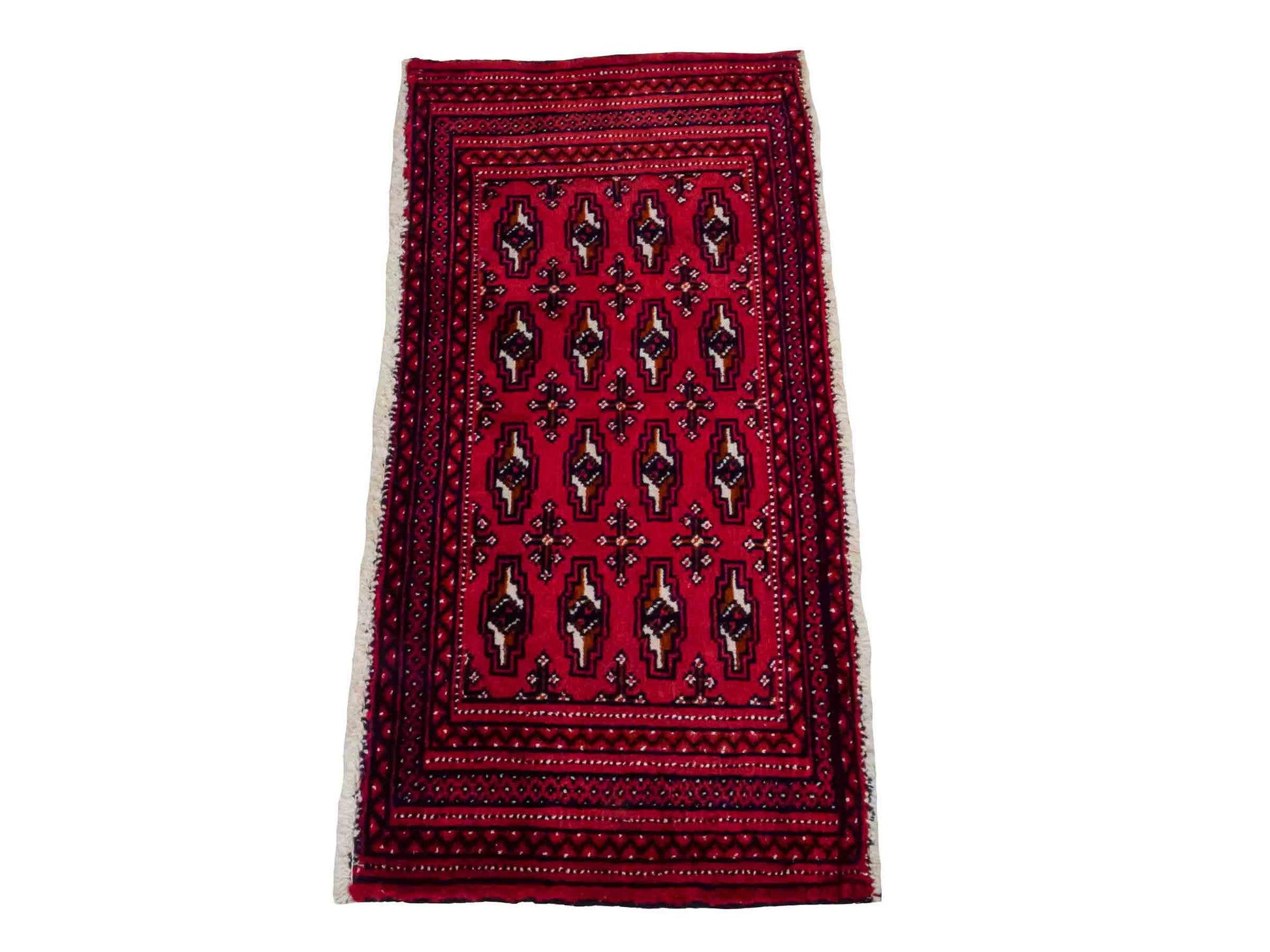 Handgeknüpfter Turkaman Nomadenteppich von Khademi aus Wolle, rot. Bukhara Allover-Design. Von Hand geknüpft in Iran. Größe: 106 cm x 50 cm. Teppichnummer: DB3-1005. Verkauf durch Jupiter Intl.