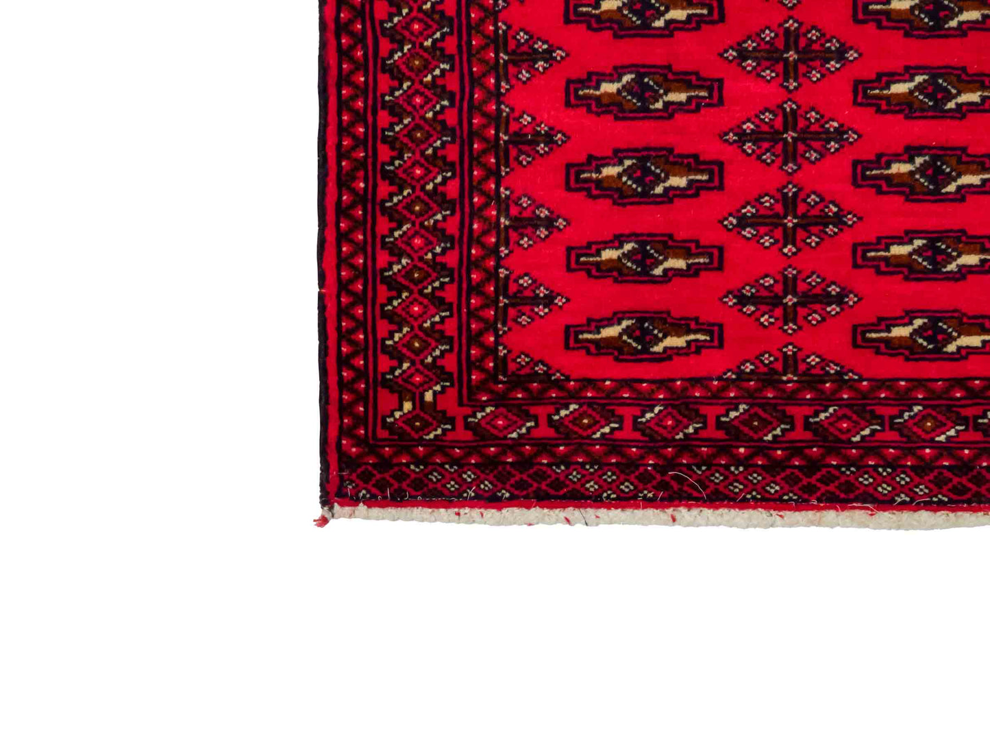 Handgeknüpfter Vintage Turkaman Nomadenteppich von Khademi aus Wolle, rot. Bukhara Allover-Design. Von Hand geknüpft in Iran. Größe: 107 cm x 51 cm. Teppichnummer: DB3-1027. Verkauf durch Jupiter Intl.