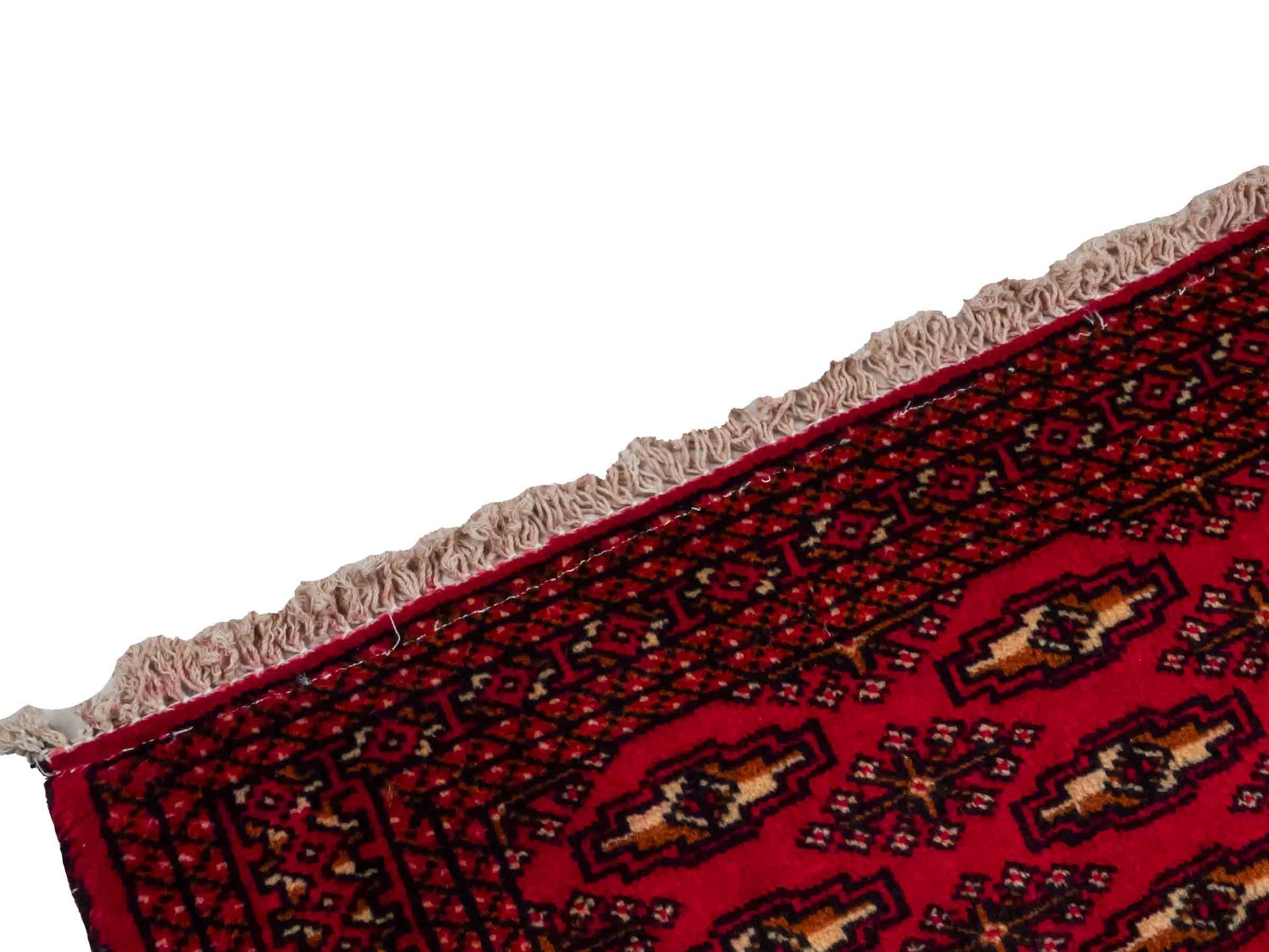 Handgeknüpfter Vintage Turkaman Nomadenteppich von Khademi aus Wolle, rot. Bukhara Allover-Design. Von Hand geknüpft in Iran. Größe: 125 cm x 62 cm. Teppichnummer: DB3-1010. Verkauf durch Jupiter Intl.